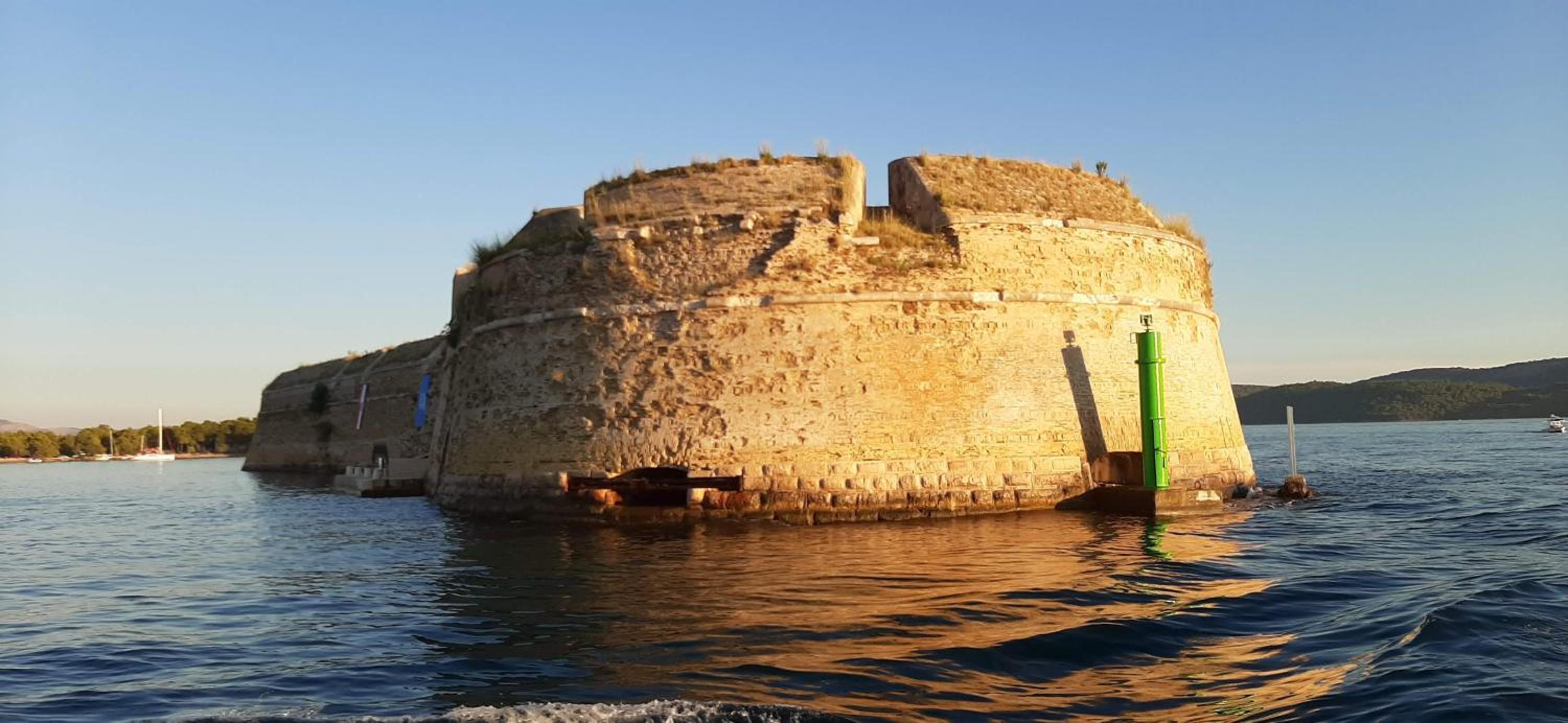 Hotel V Apartment - Image 1