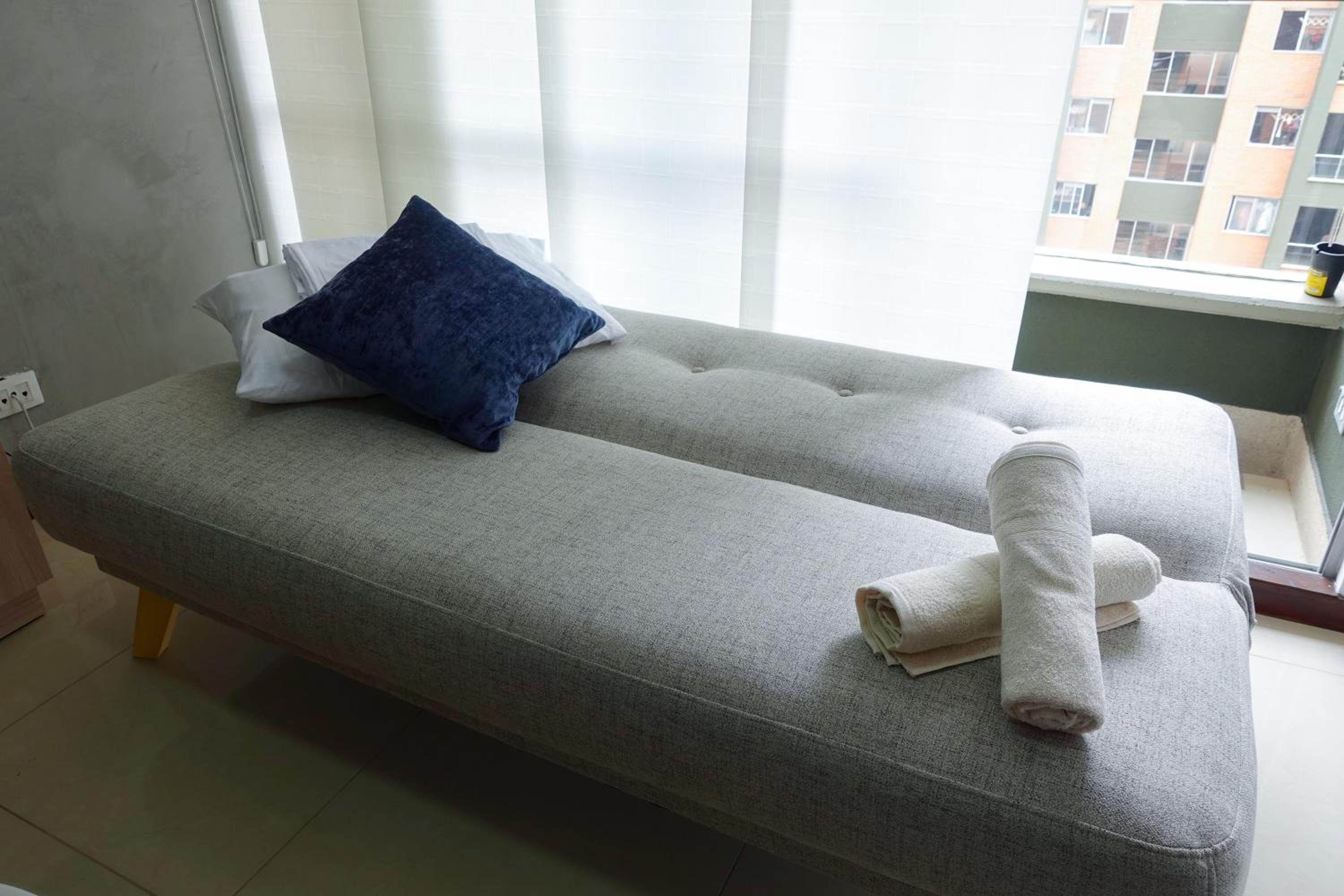 Apartamento Completo Poblado - Ubicacion Central con Parqueadero