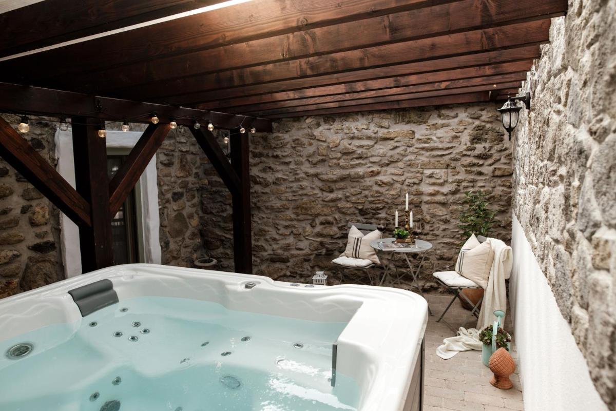 Jacuzzi