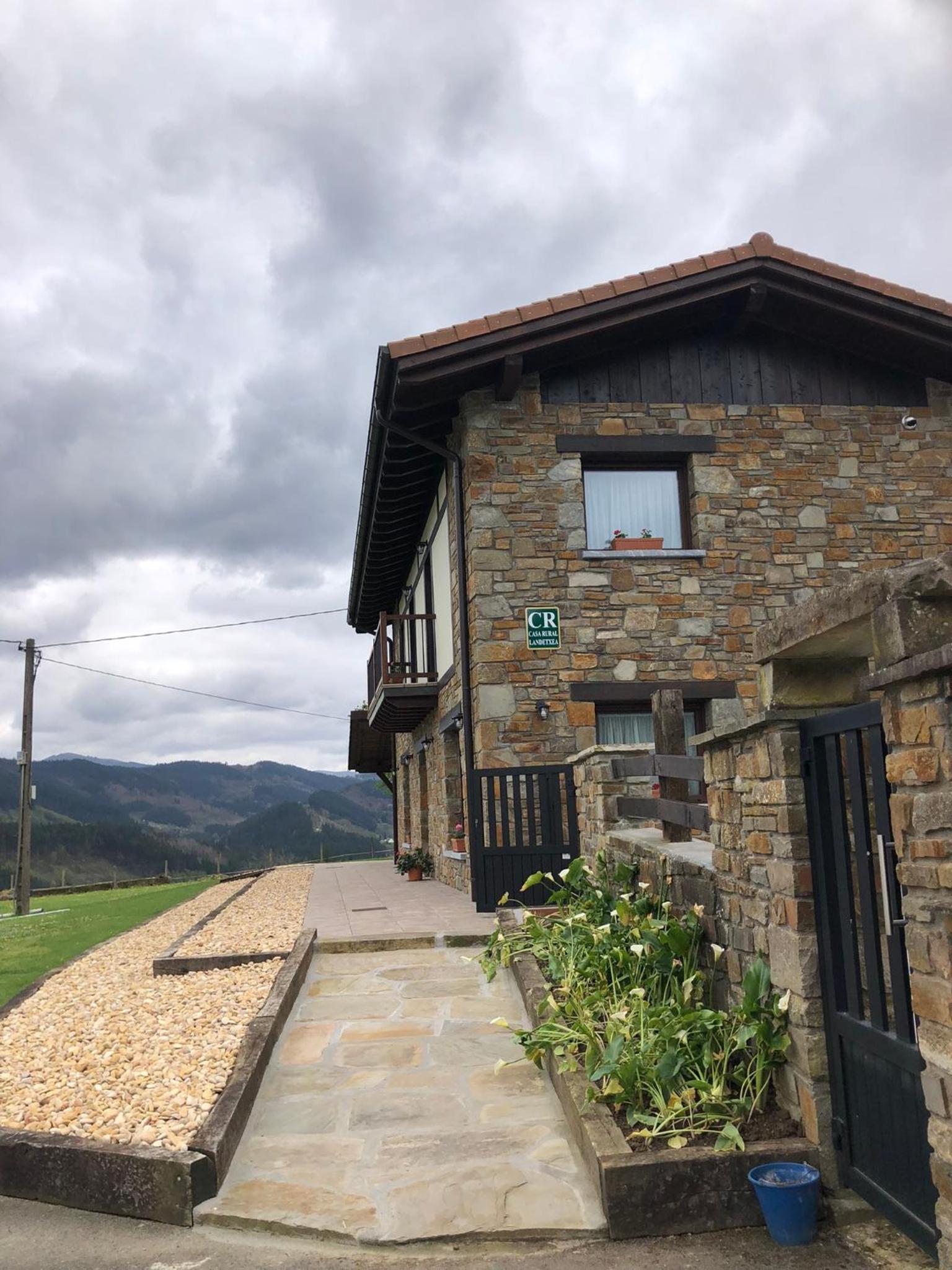 Casa Rural Launtzin Landetxea