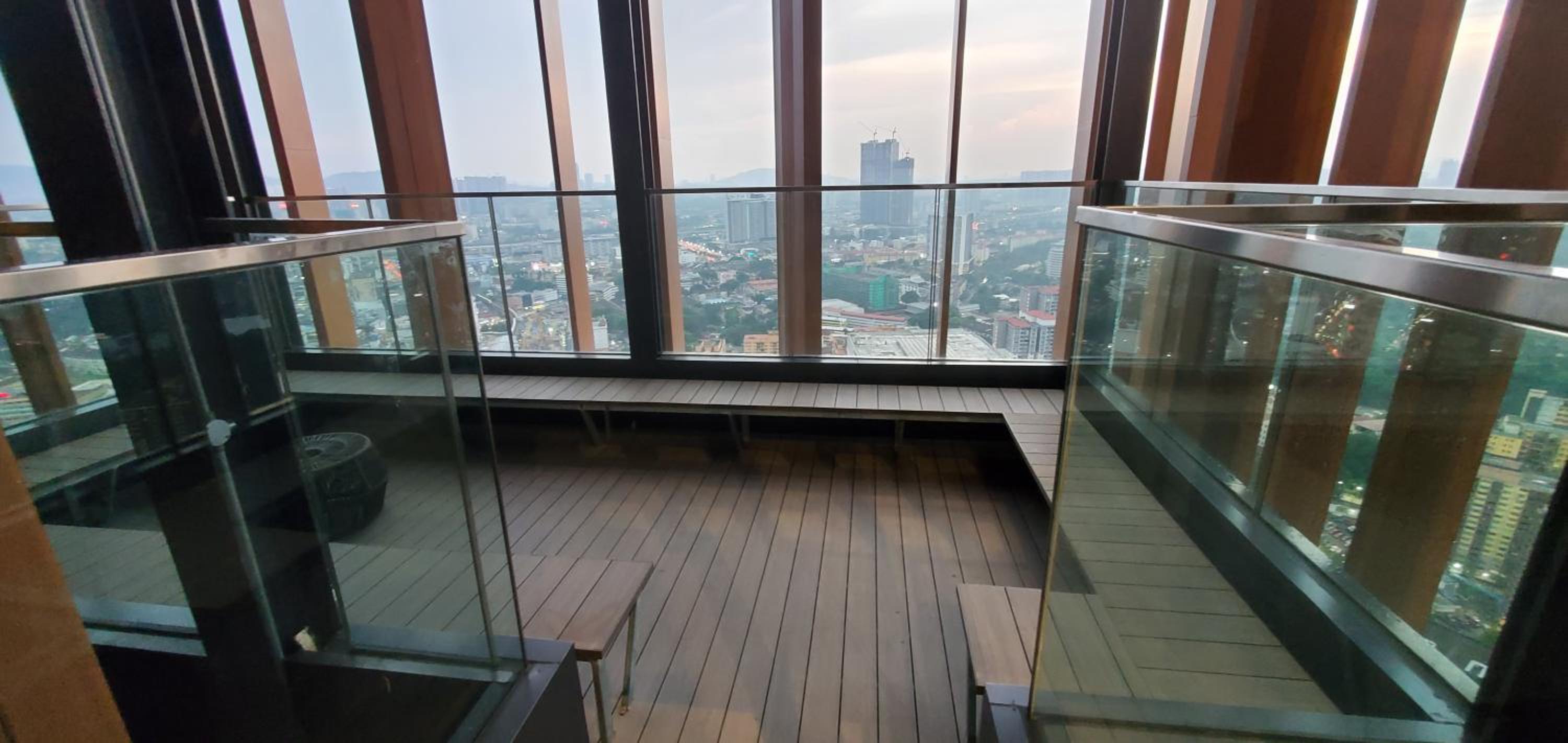 Lucentia Lalaport BBCC, Stuning Infinity Pool