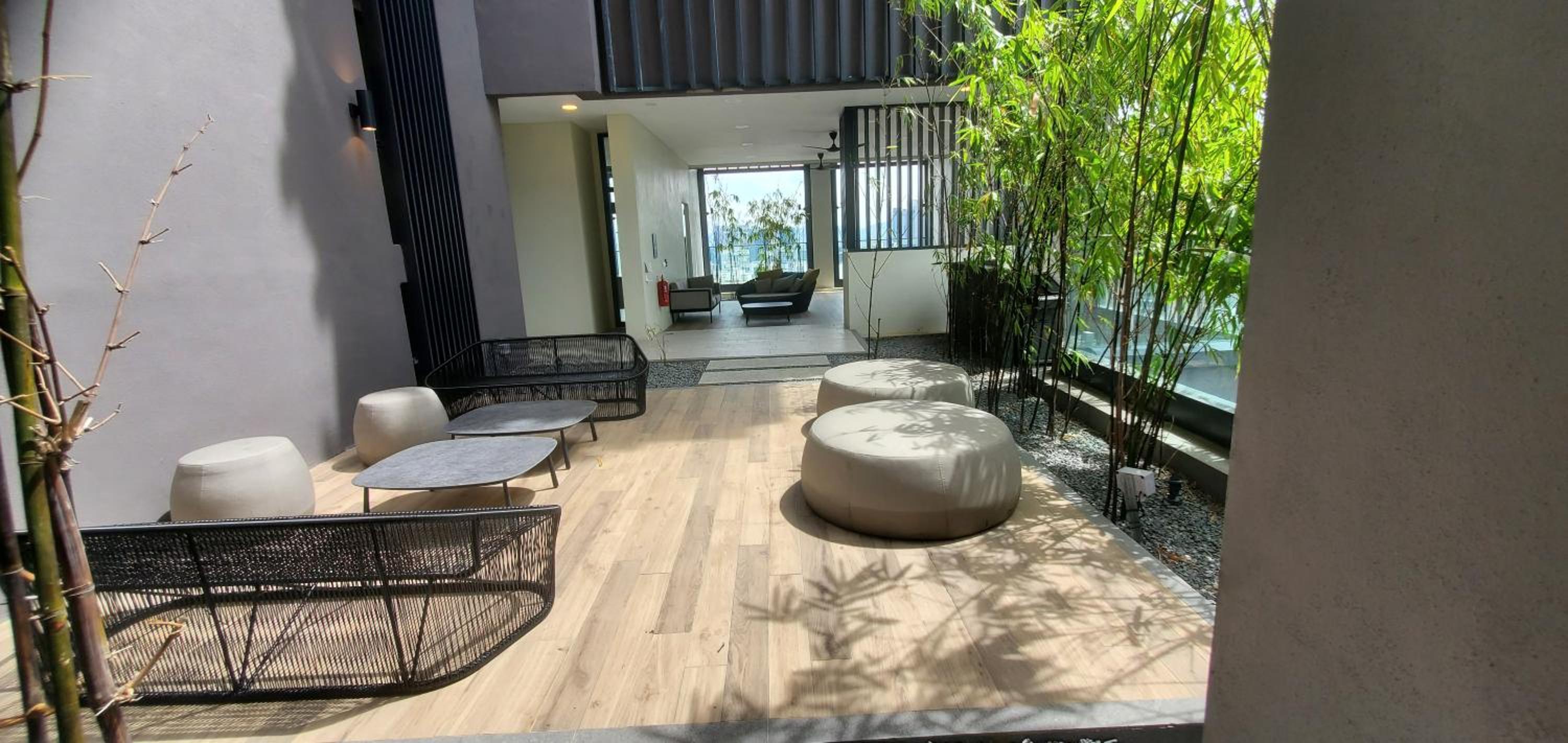 Lucentia Lalaport BBCC, Stuning Infinity Pool