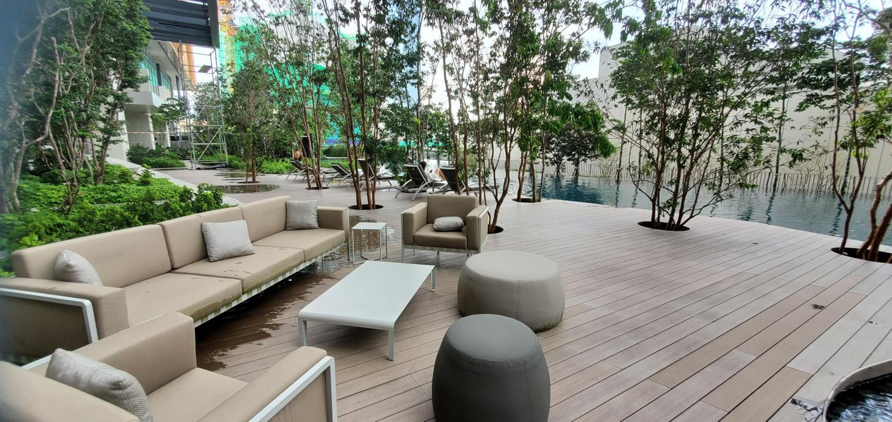 Lucentia Lalaport BBCC, Stuning Infinity Pool