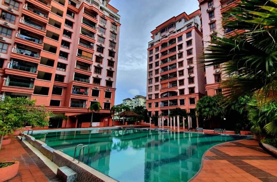 Marina Court Apartment Kota Kinabalu Sabah - 3 Bedrooms 2 Bathrooms photo 1