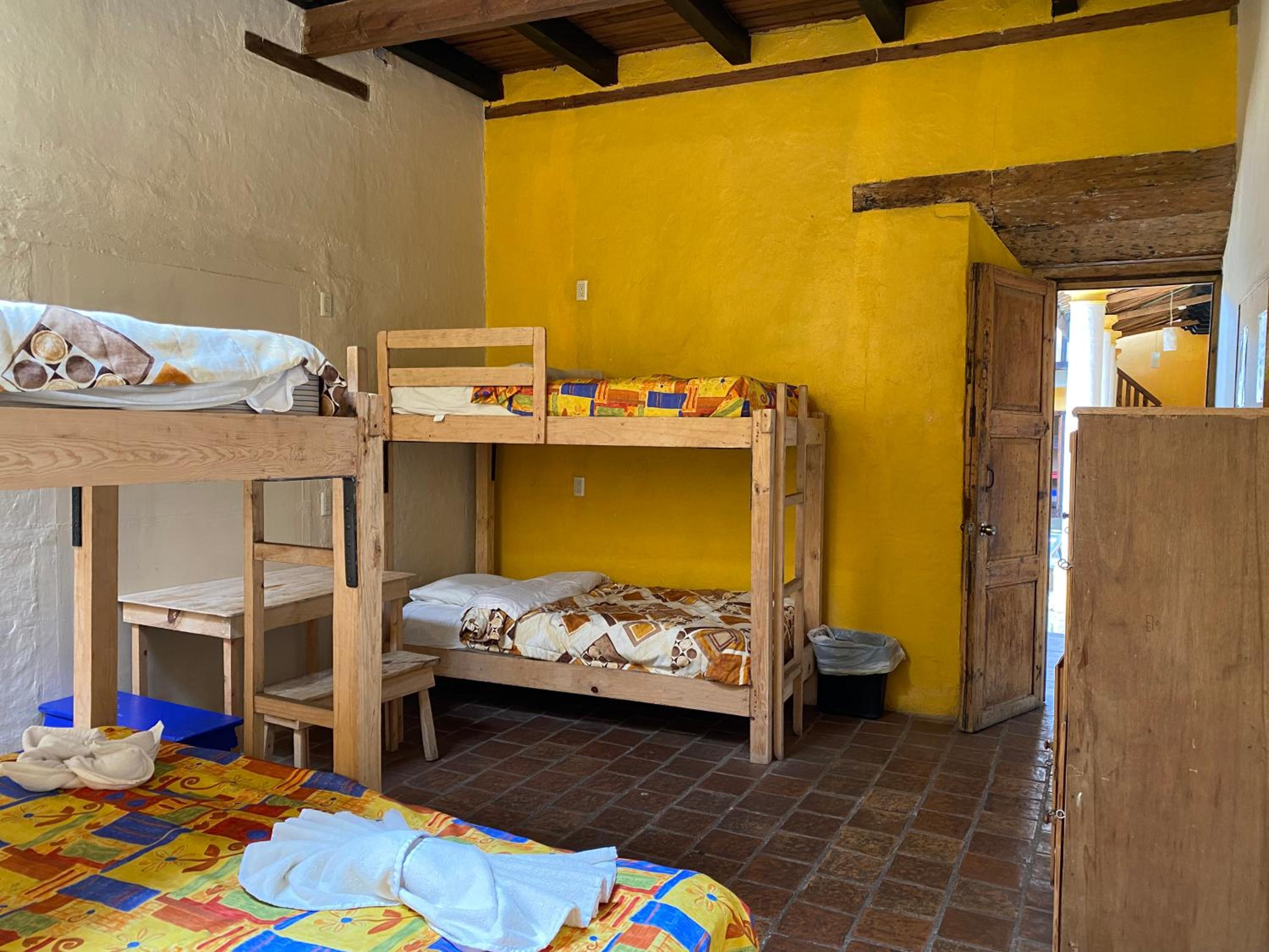 Rossco Hostel & Hotel