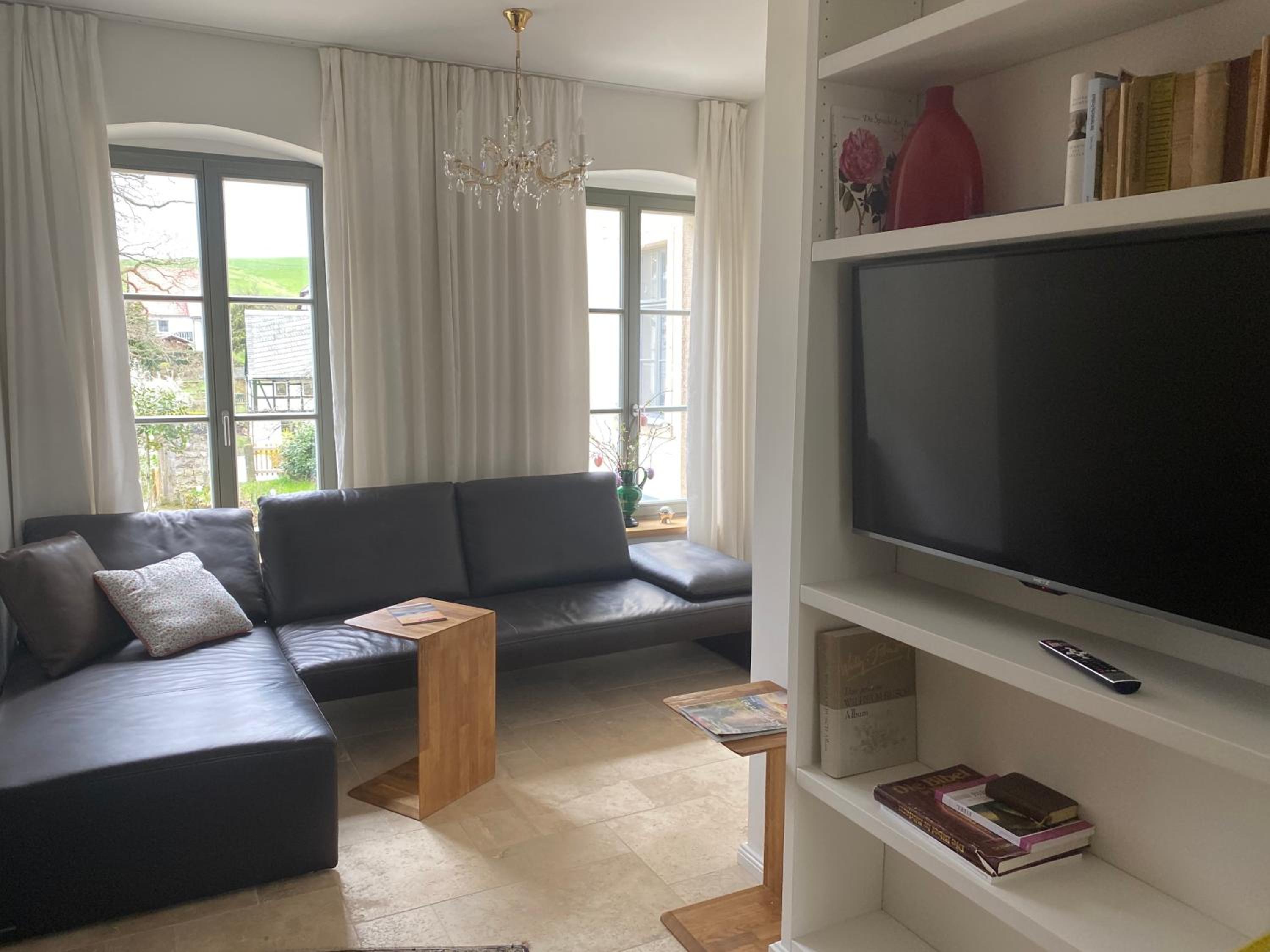 Haus Charlotte - Kurort Gohrisch - Terrasse - Gartensauna - Parkplatz
