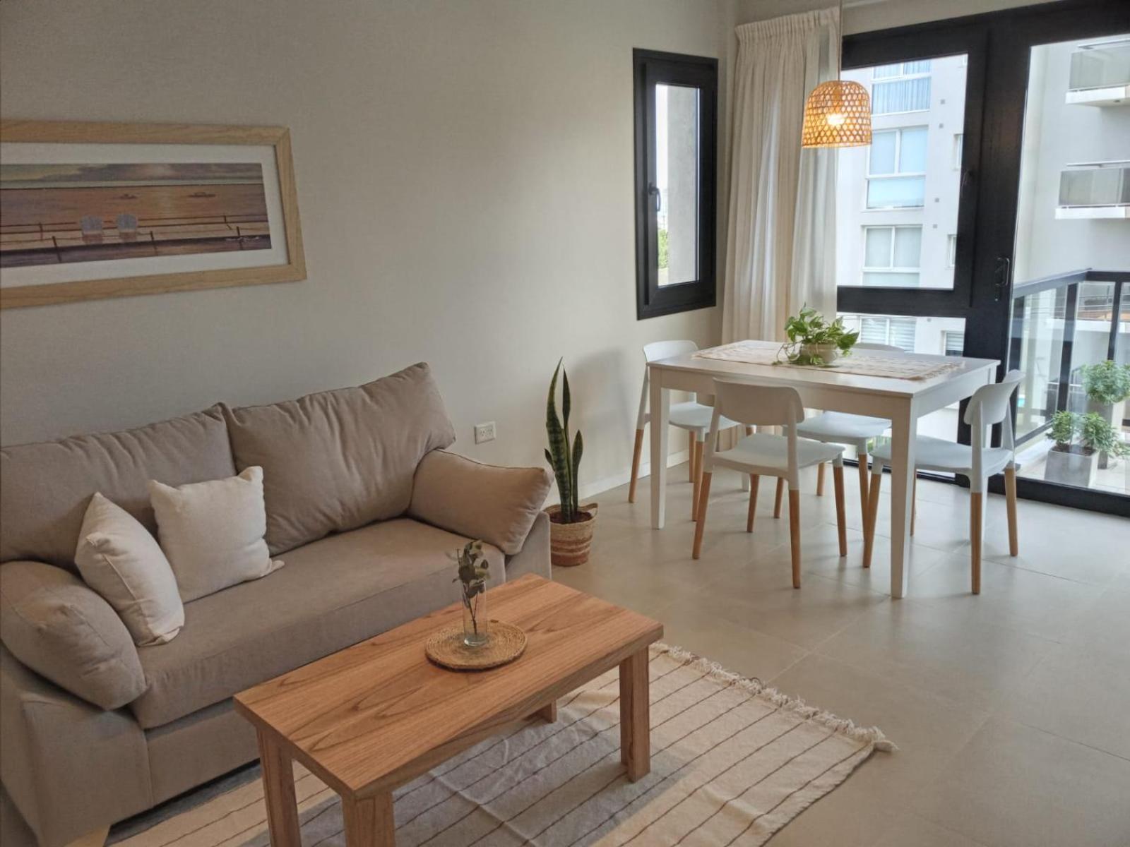 Departmento a estrenar con vista al Golf y al mar