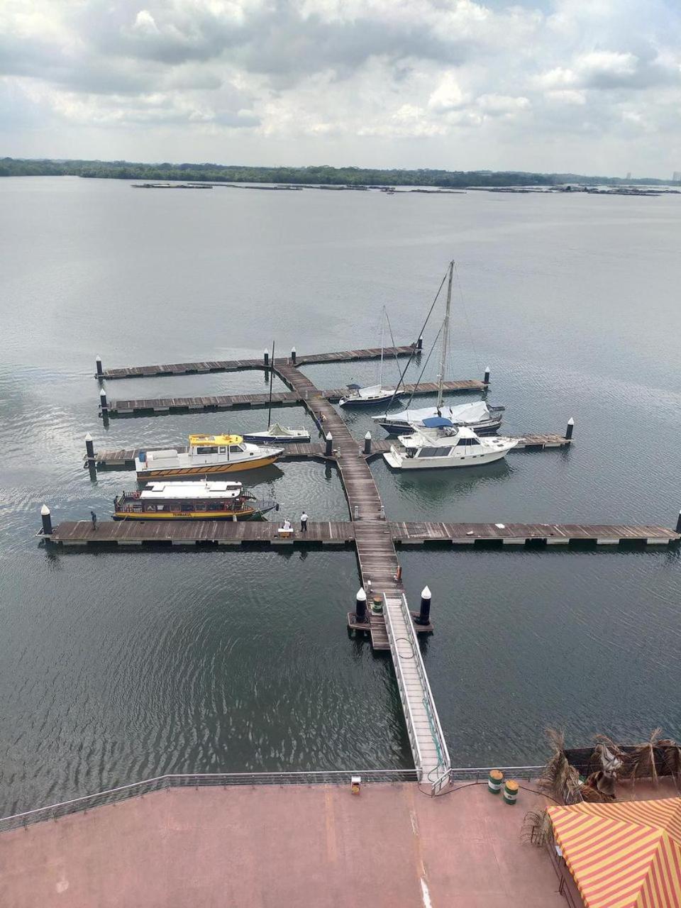 Royal Strand Danga Bay Abang Payung