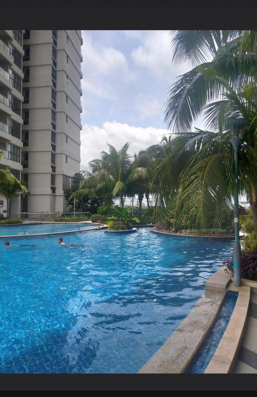 Royal Strand Danga Bay Abang Payung