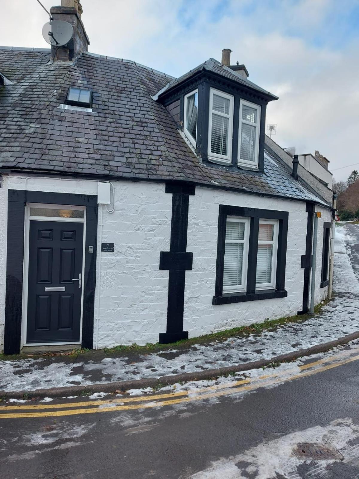 Black Cat Cottage