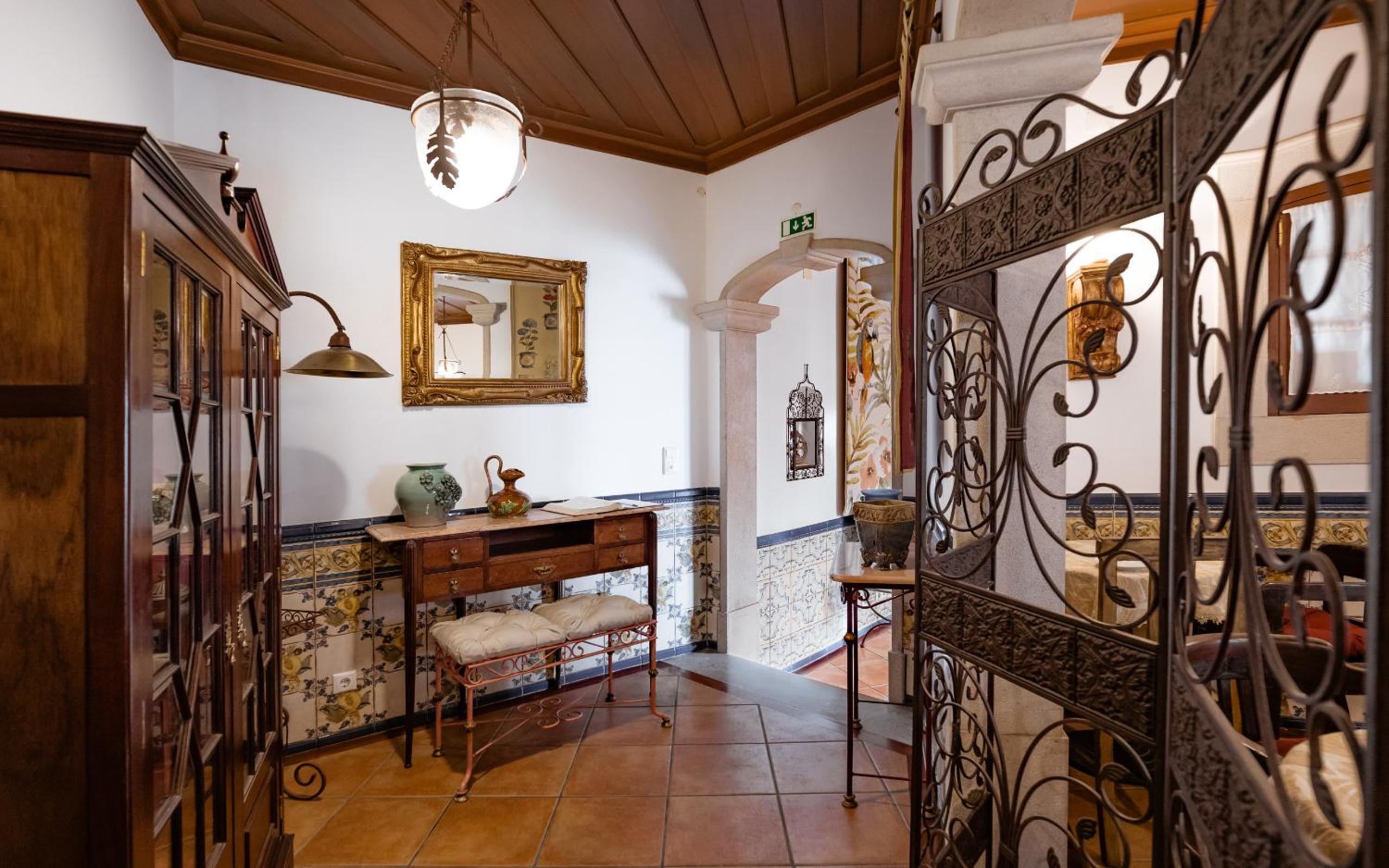 Casa de S. Thiago de Obidos view 4