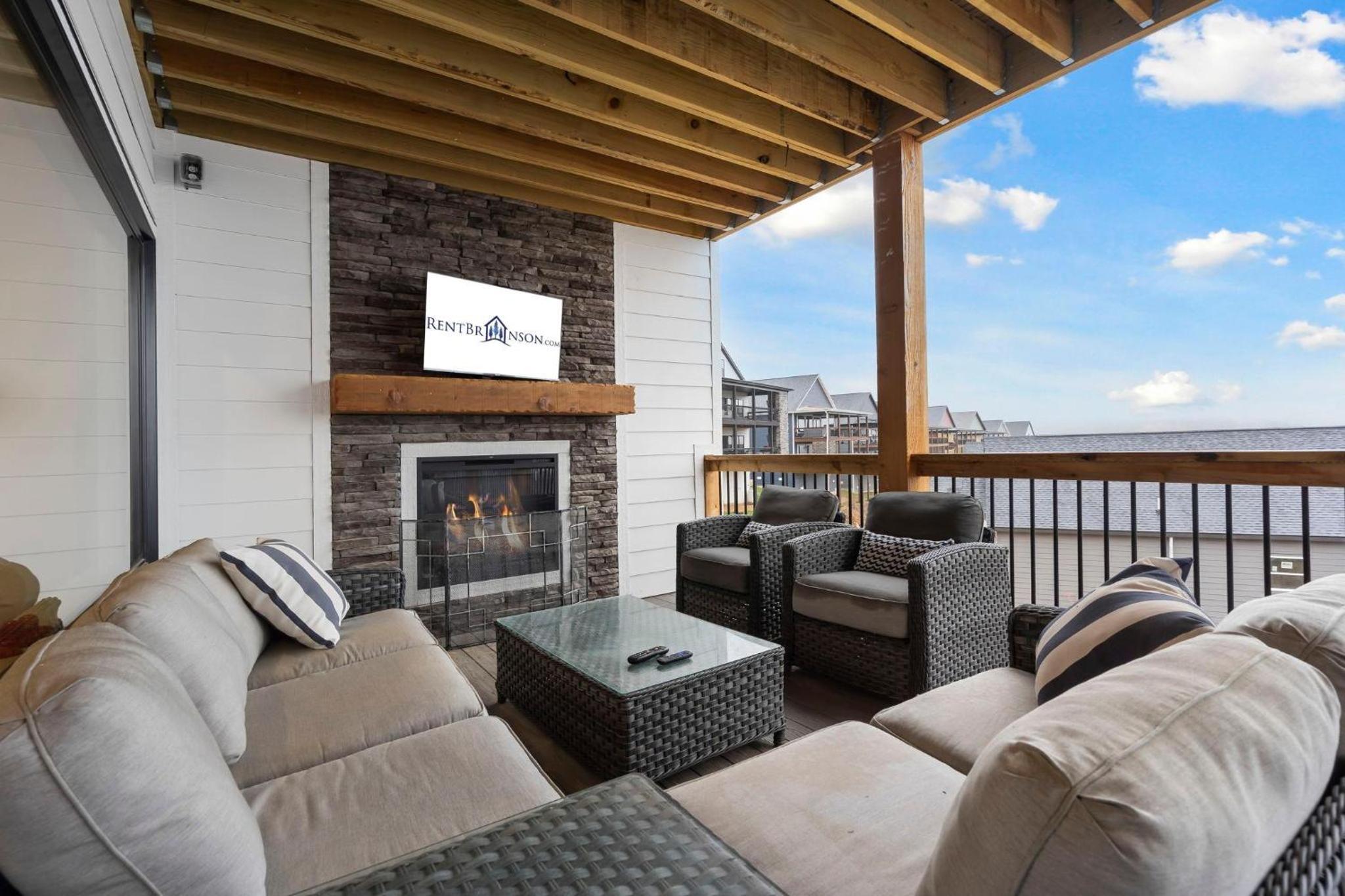 Modern Lake view 5