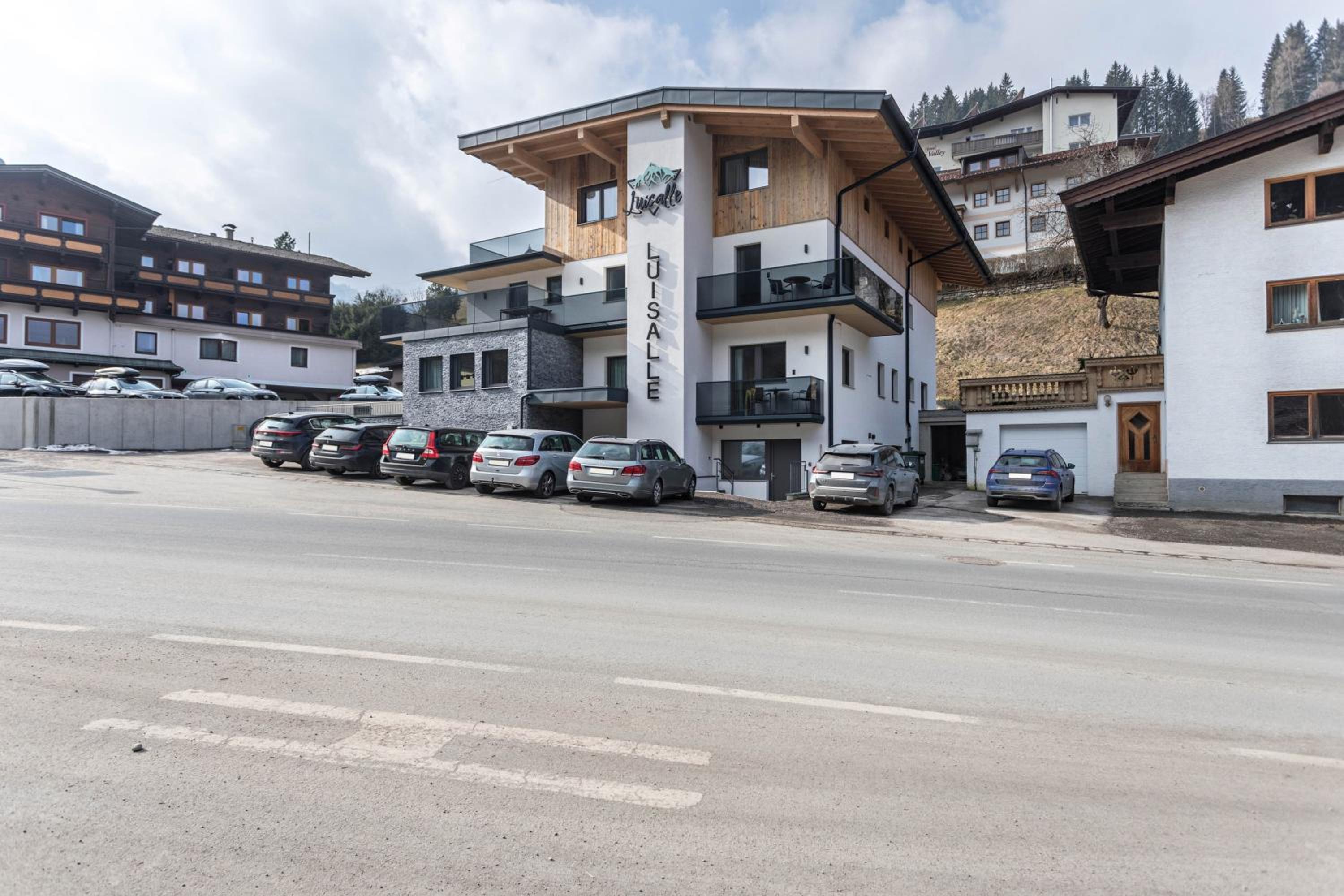 Luisalle Top 1