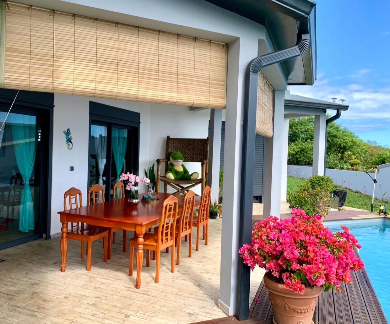 la villa TIKALIKATA view 3