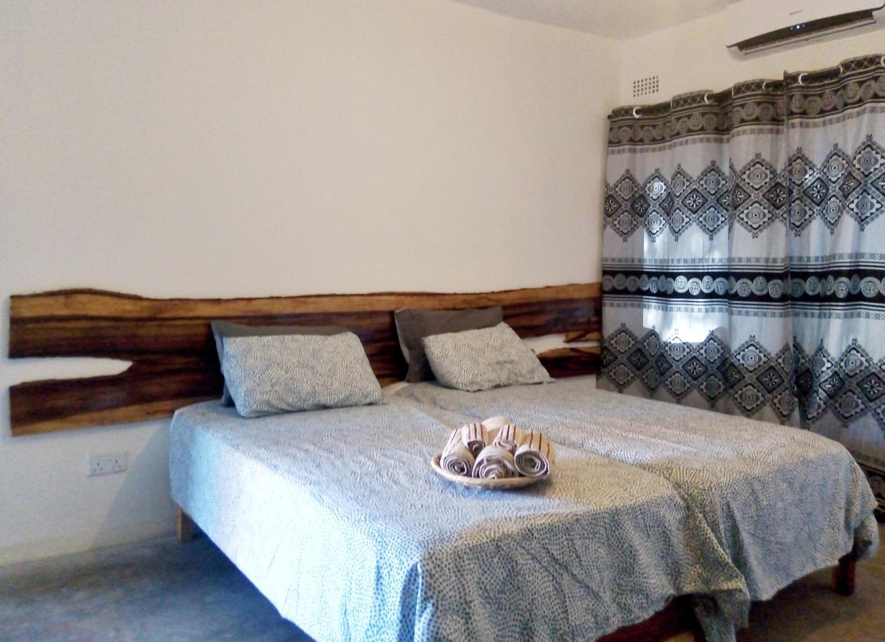 Savanna Tree Apartments - self catering town center
