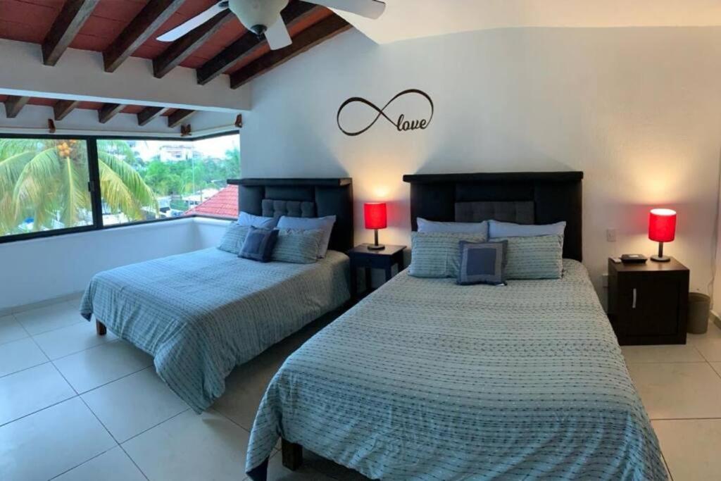 CHIC Lagoon front Villa by Casa Paraíso