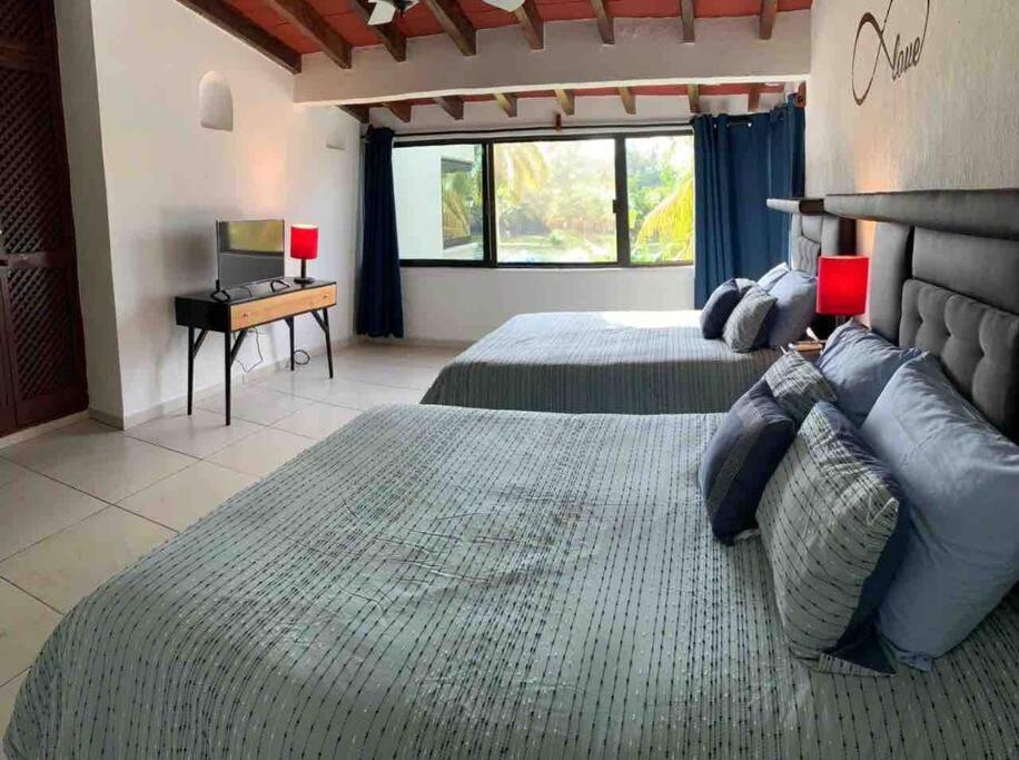CHIC Lagoon front Villa by Casa Paraíso
