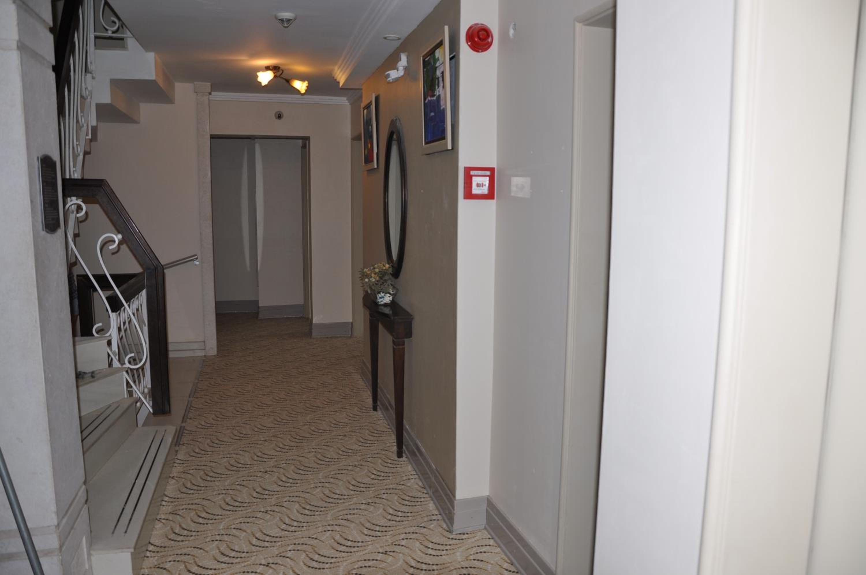 Almena Hotel - Image 17