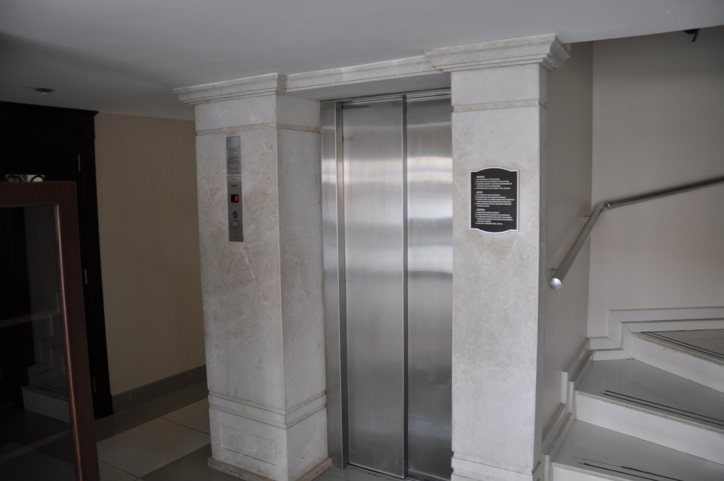 Almena Hotel - Image 13