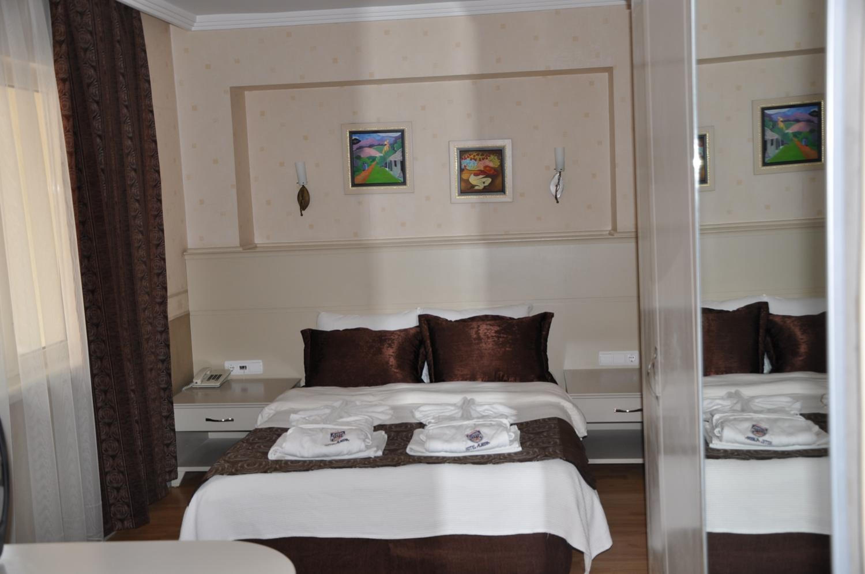 Almena Hotel - Image 26