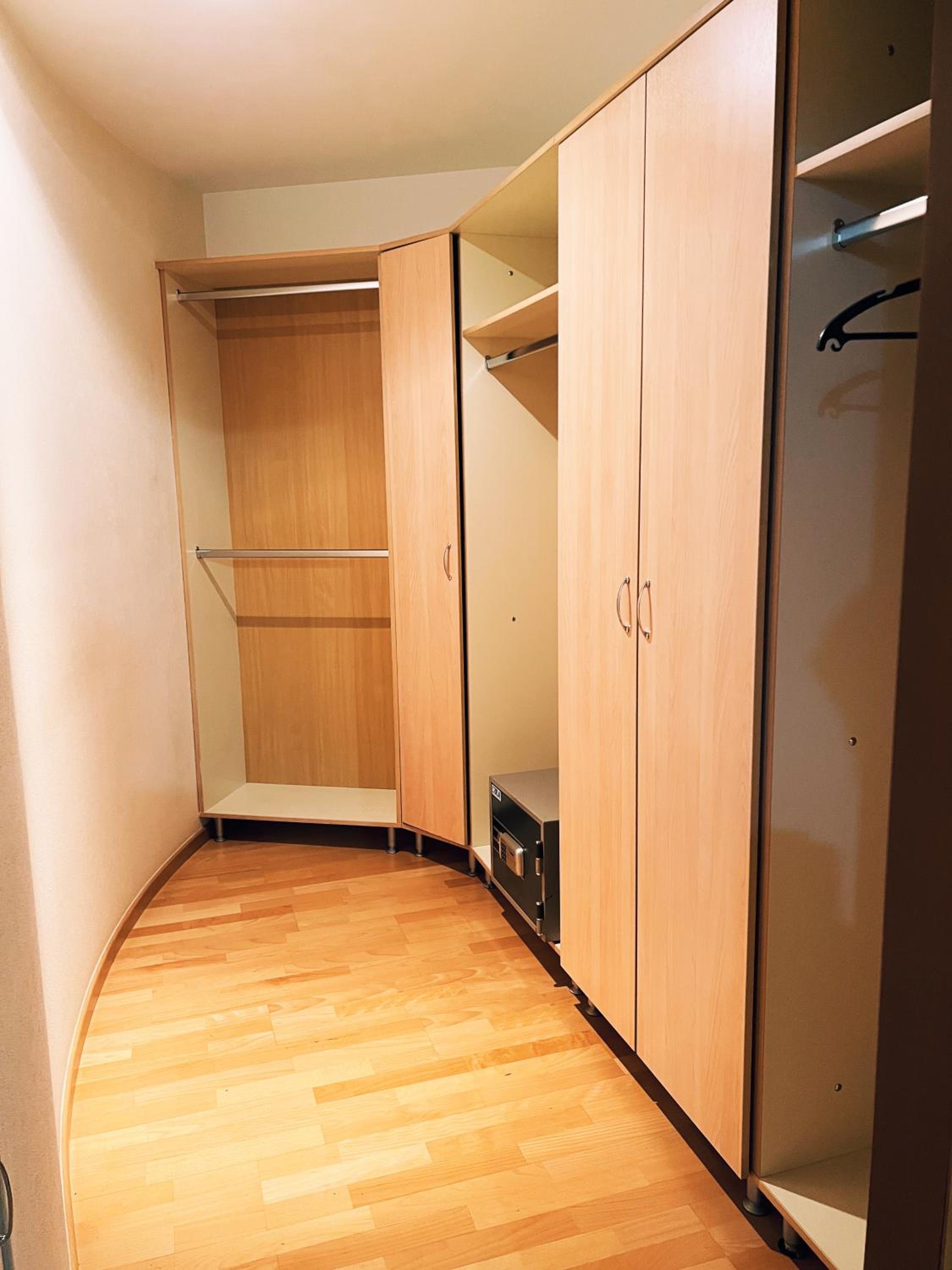Large cozy appartment in the heart of city center view 2