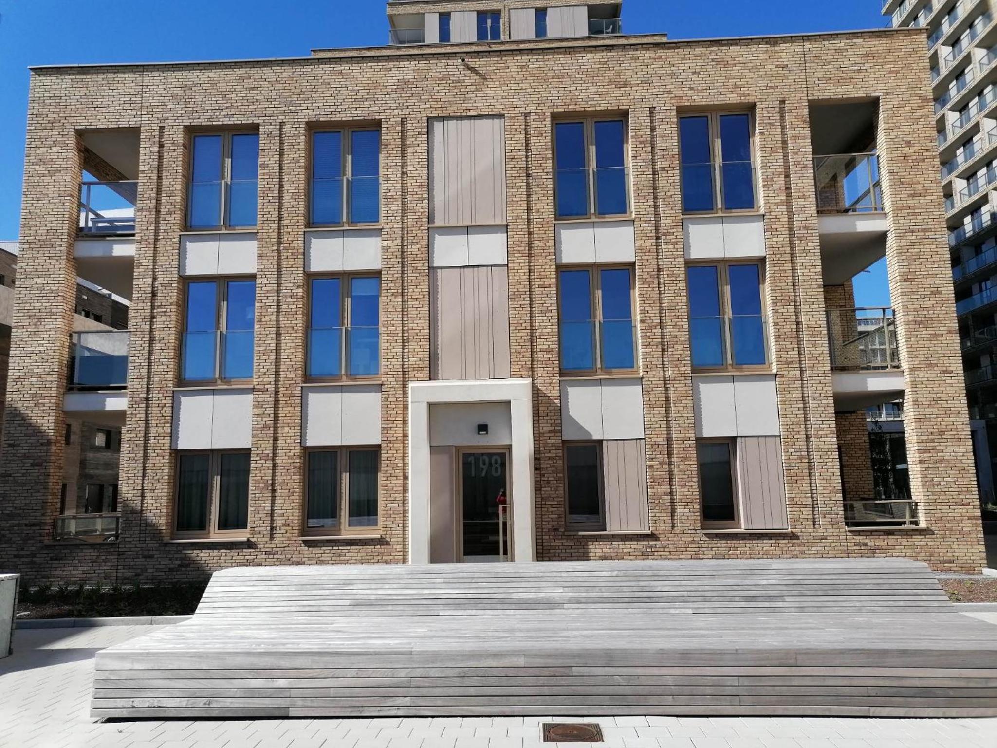 Bartine - modern and spacious flat near the sea, free parking space