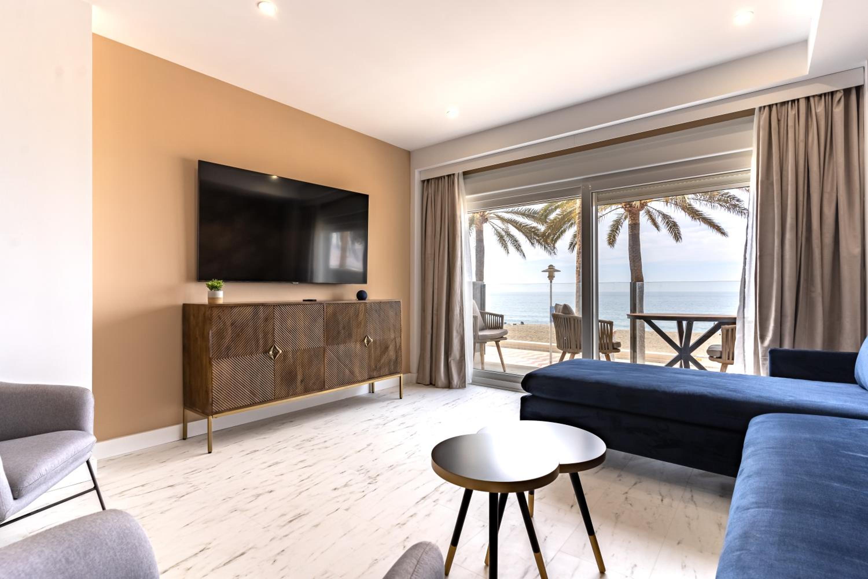Apartaments Paseo Marítimo by Expoholidays