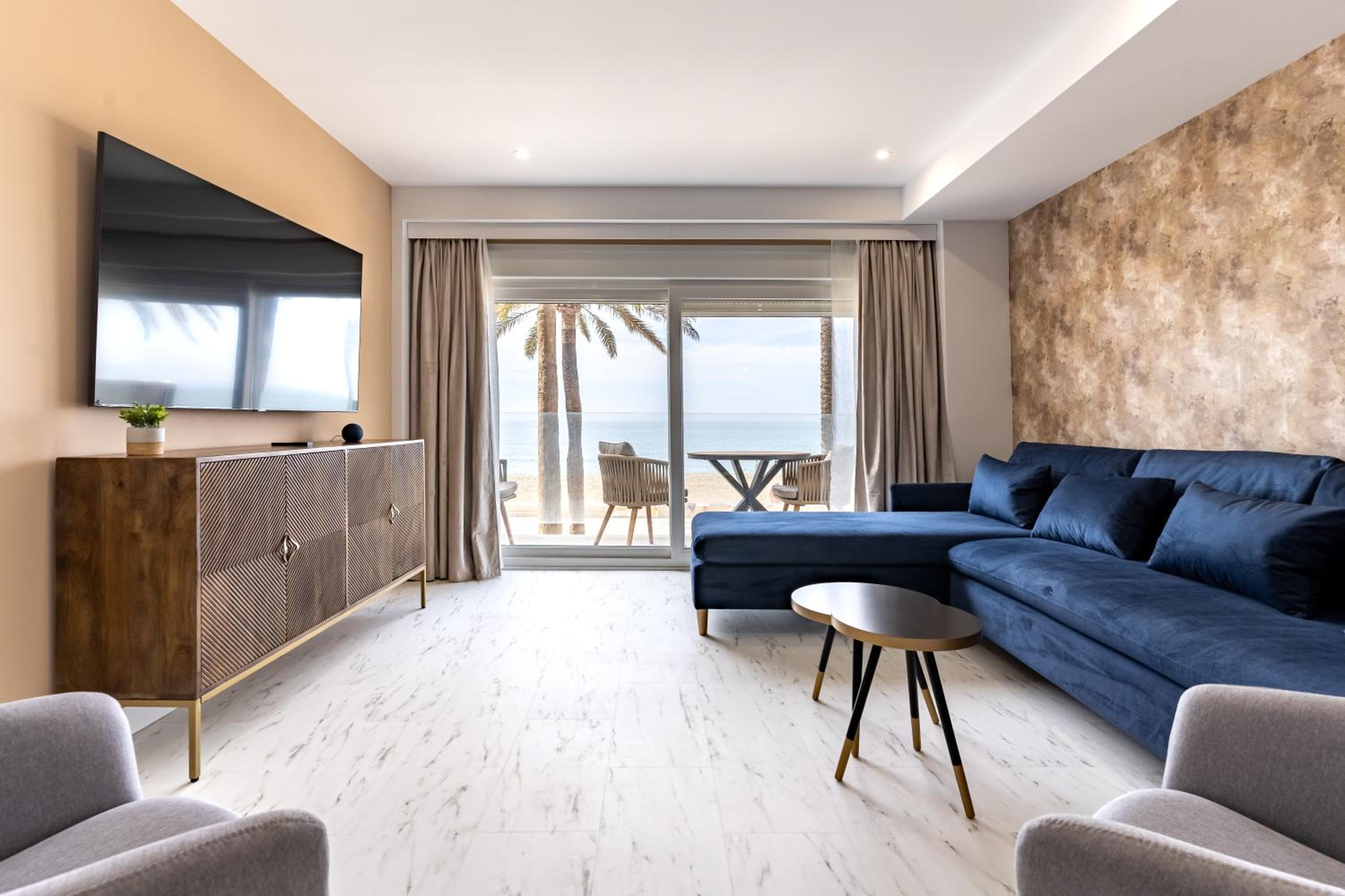 Apartaments Paseo Marítimo by Expoholidays