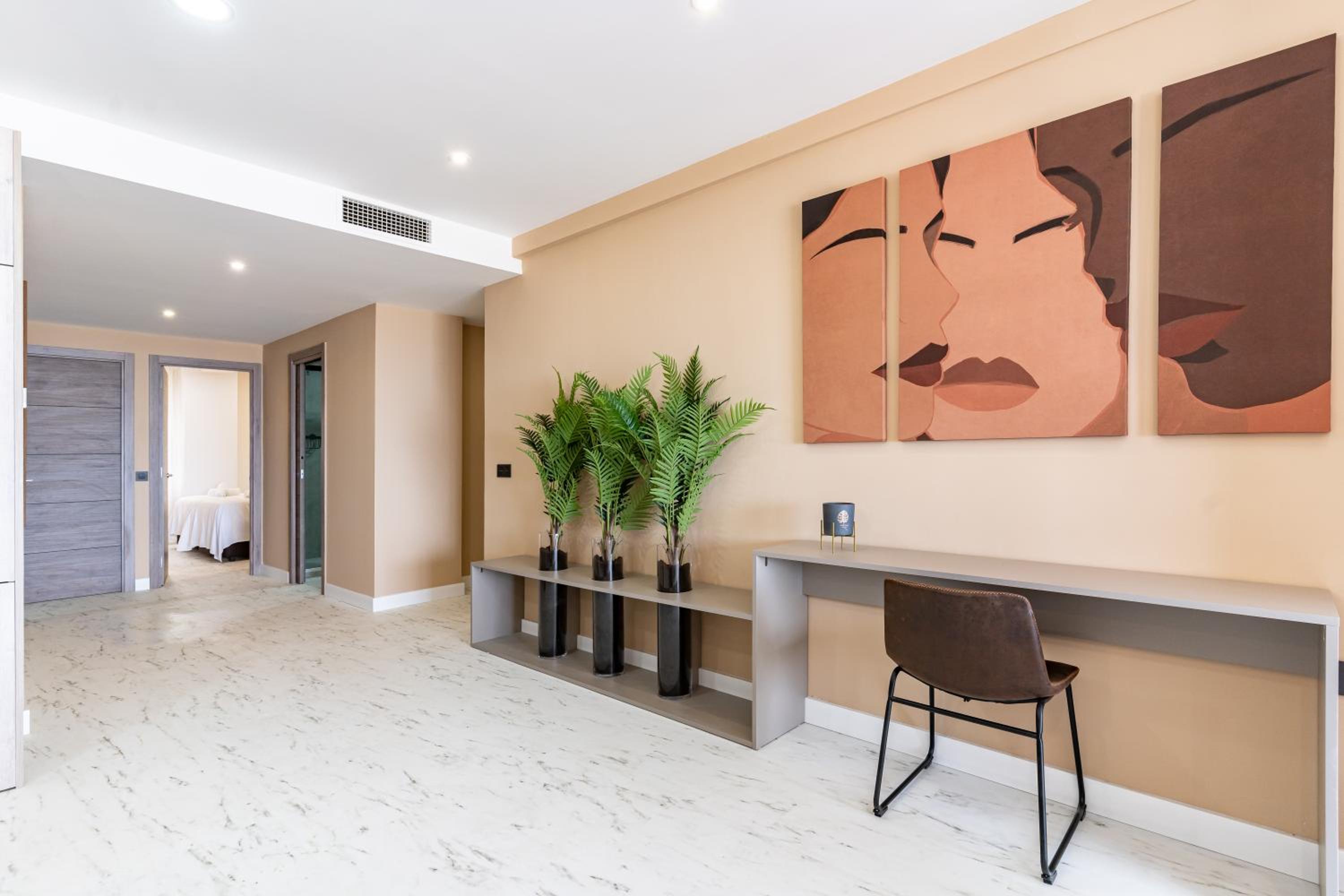 Apartaments Paseo Marítimo by Expoholidays