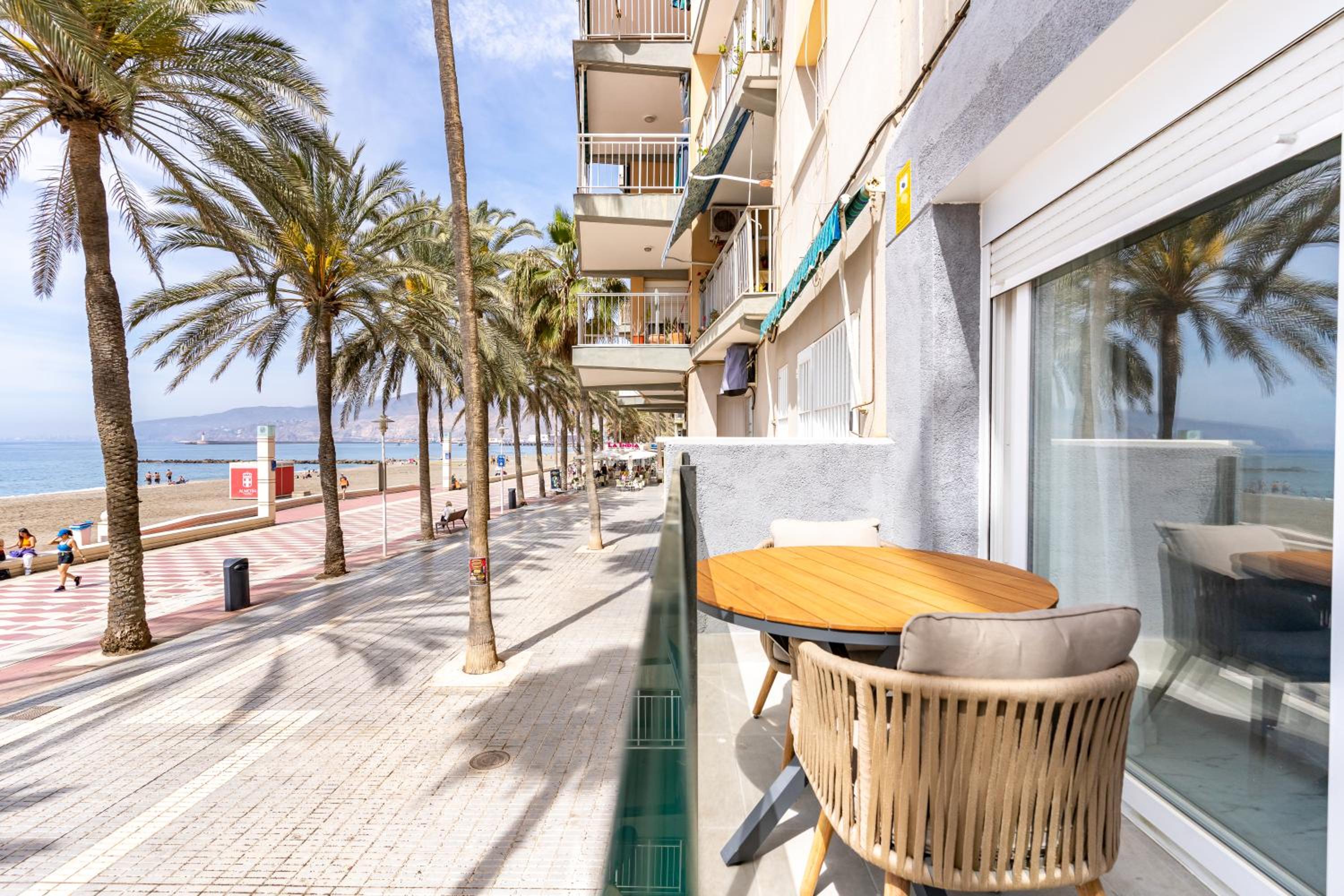 Apartaments Paseo Marítimo by Expoholidays