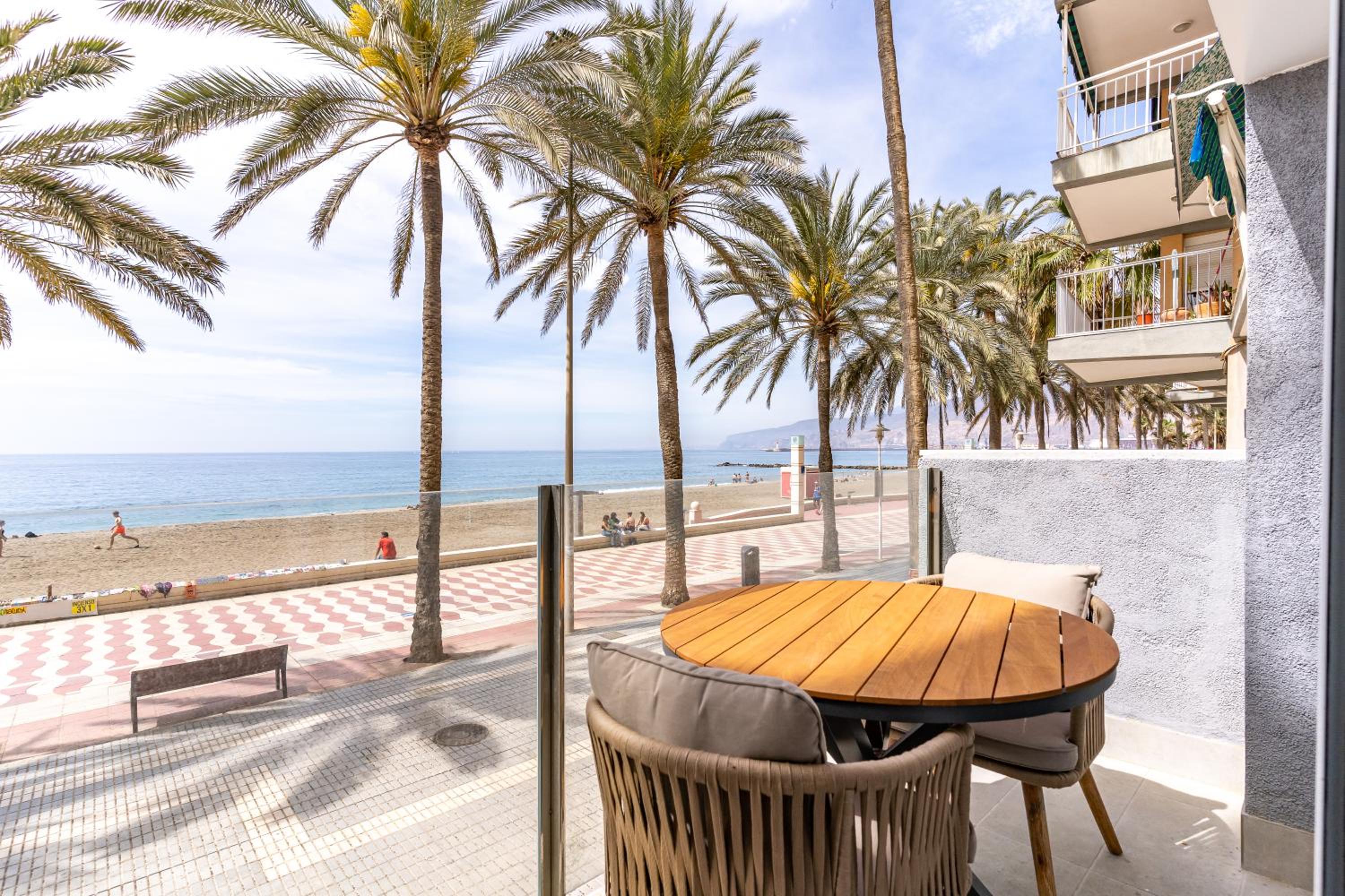 Apartaments Paseo Marítimo by Expoholidays
