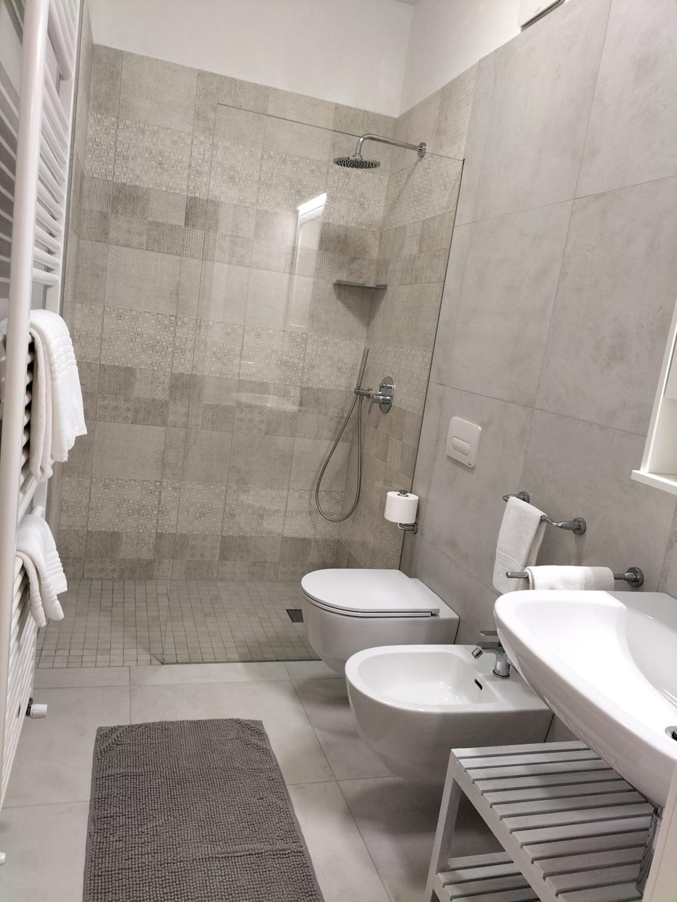 Villa Narducci en Montalbano — bathroom