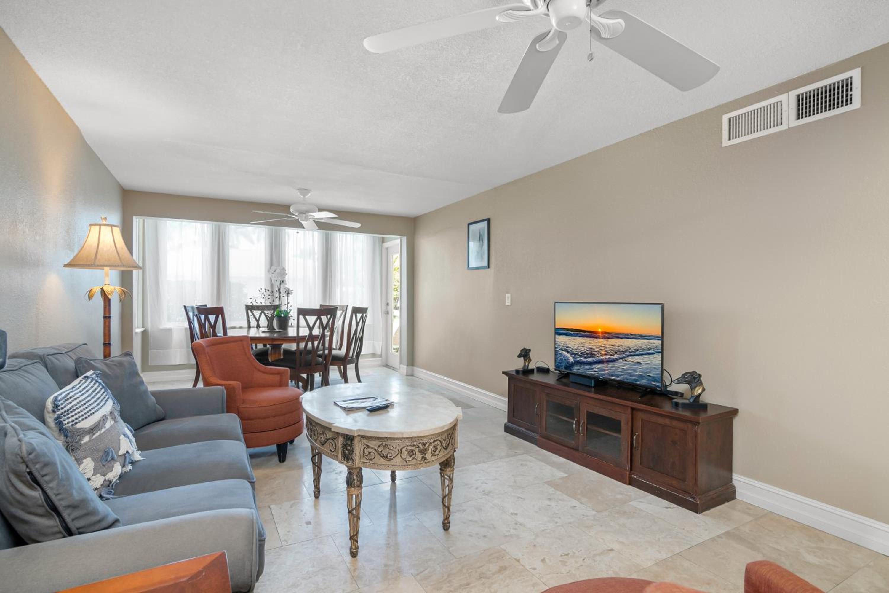 Tropical Oasis 809 view 5