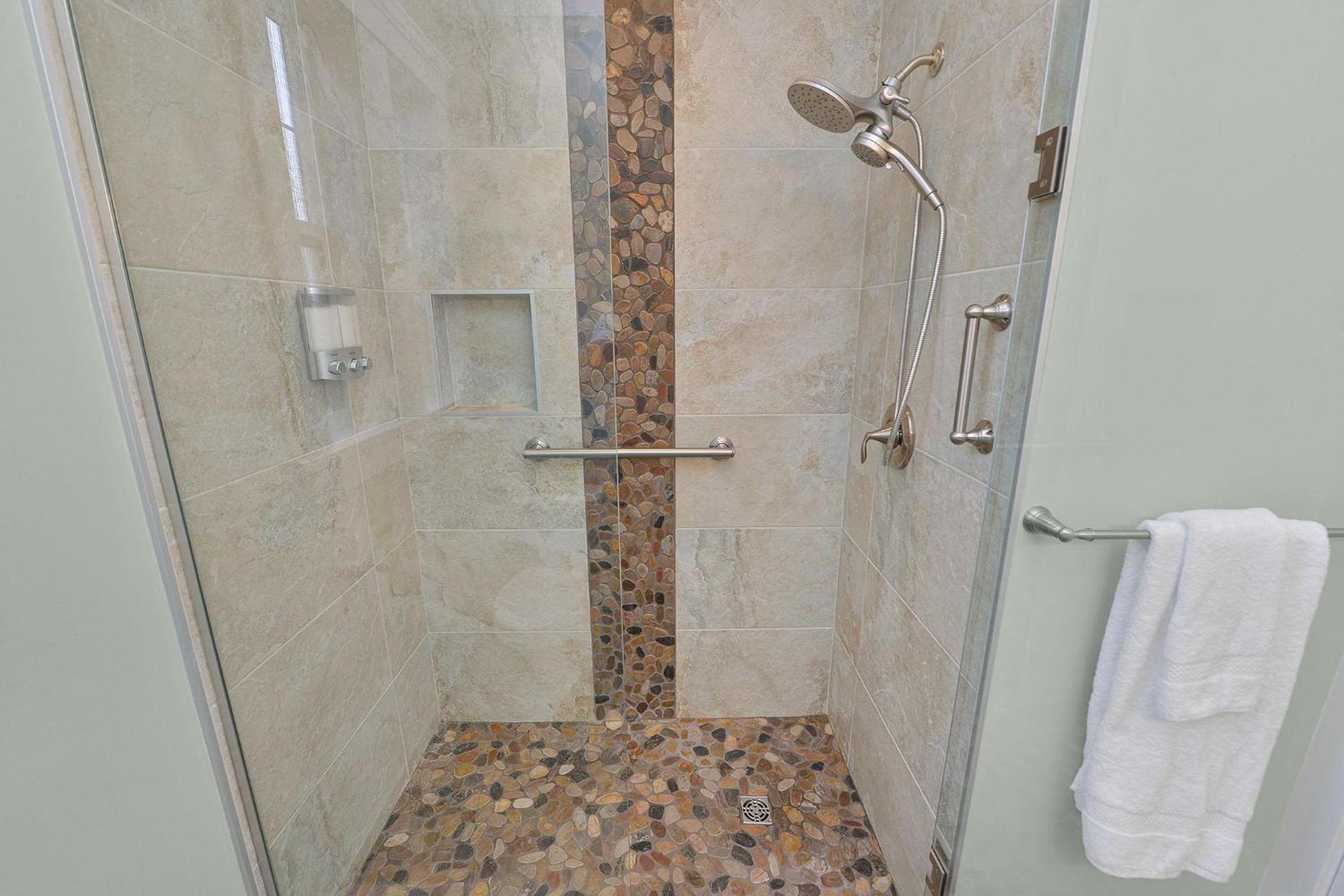 Mount Finlayson View Villa by EMR Vacation Rentals