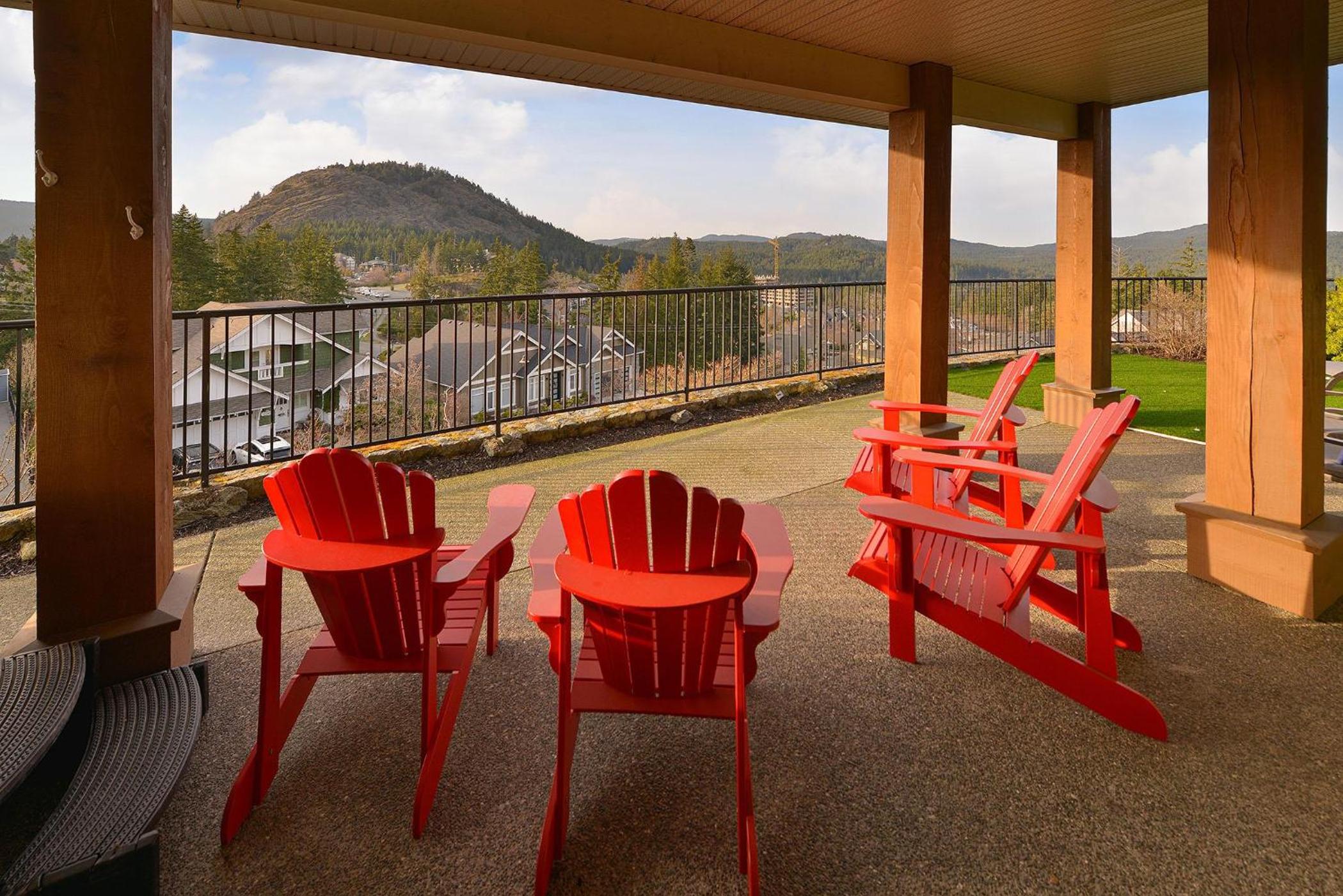 Mount Finlayson View Villa by EMR Vacation Rentals