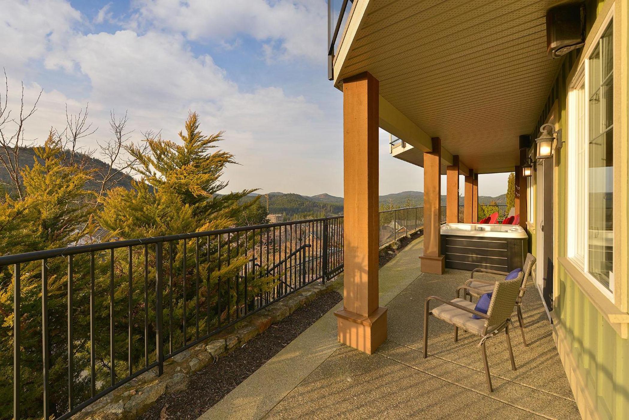 Mount Finlayson View Villa by EMR Vacation Rentals