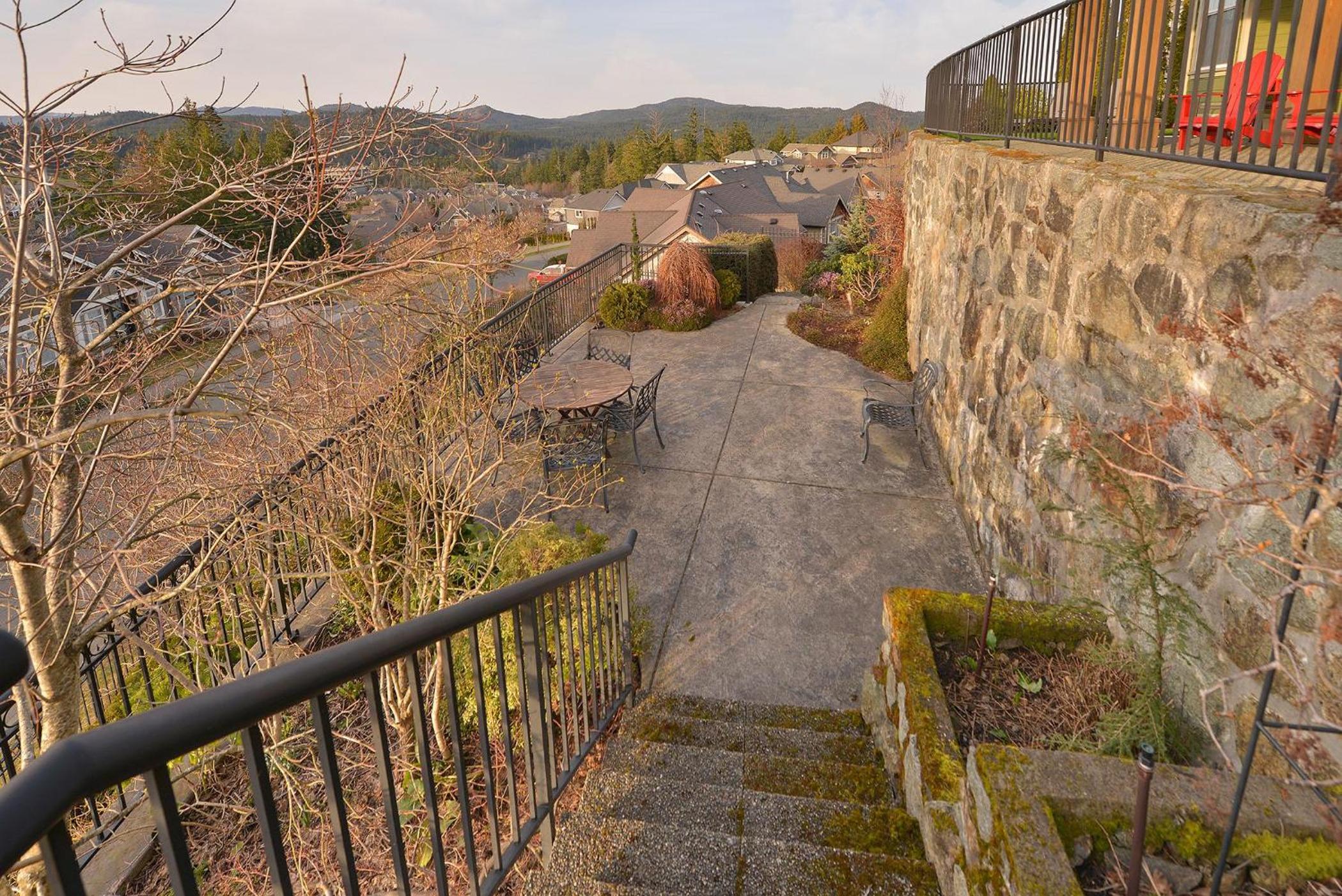 Mount Finlayson View Villa by EMR Vacation Rentals