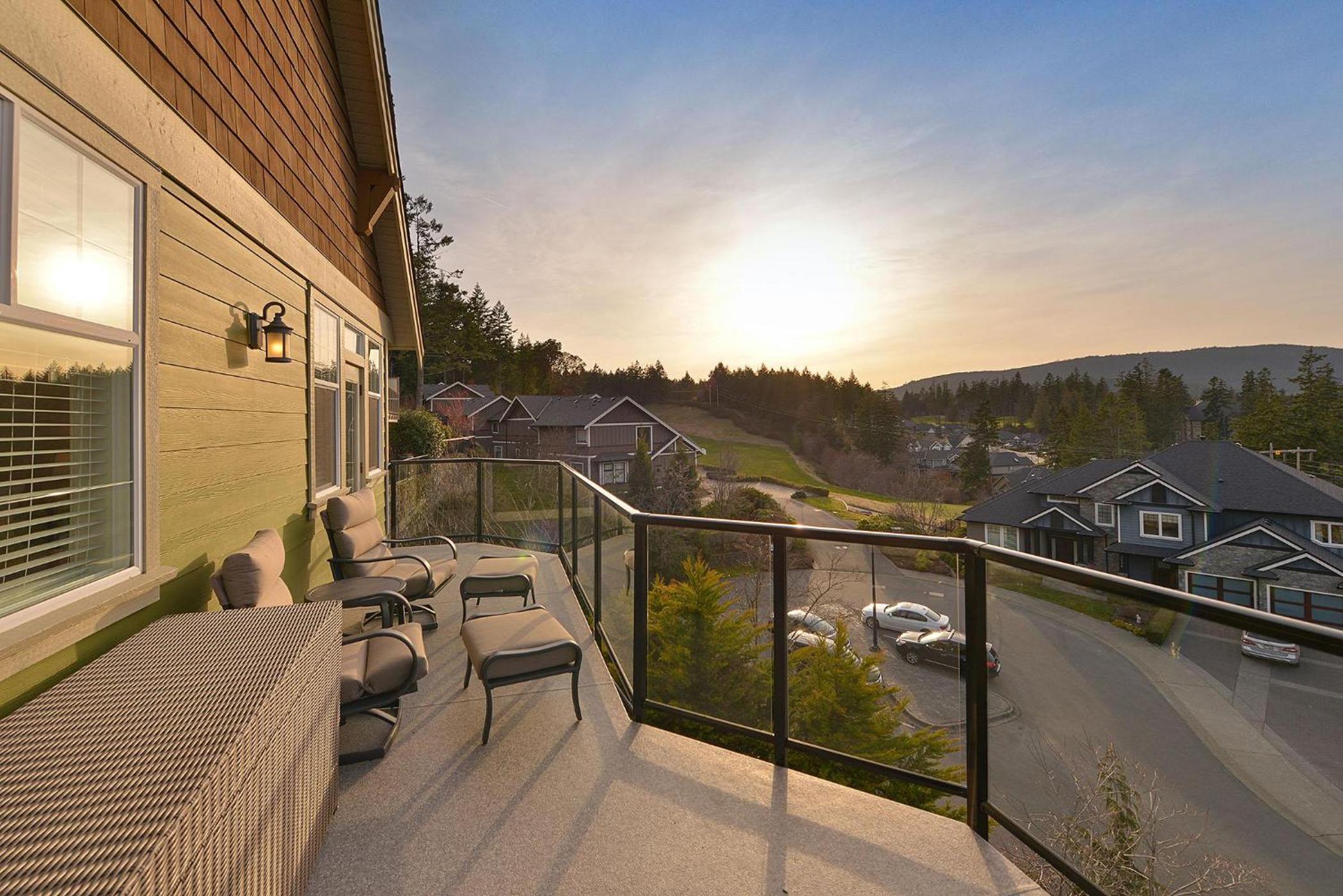 Mount Finlayson View Villa by EMR Vacation Rentals