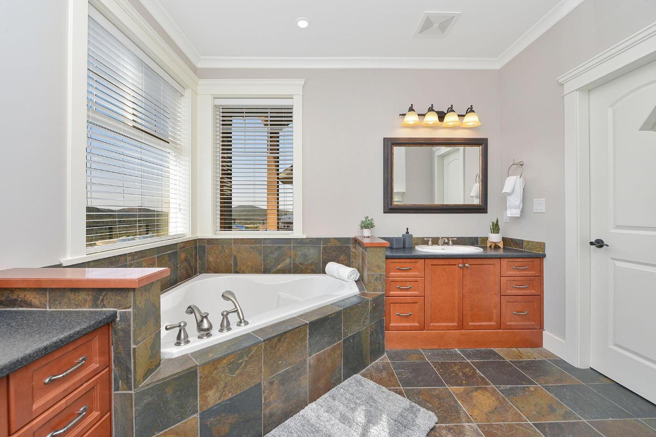 Mount Finlayson View Villa by EMR Vacation Rentals