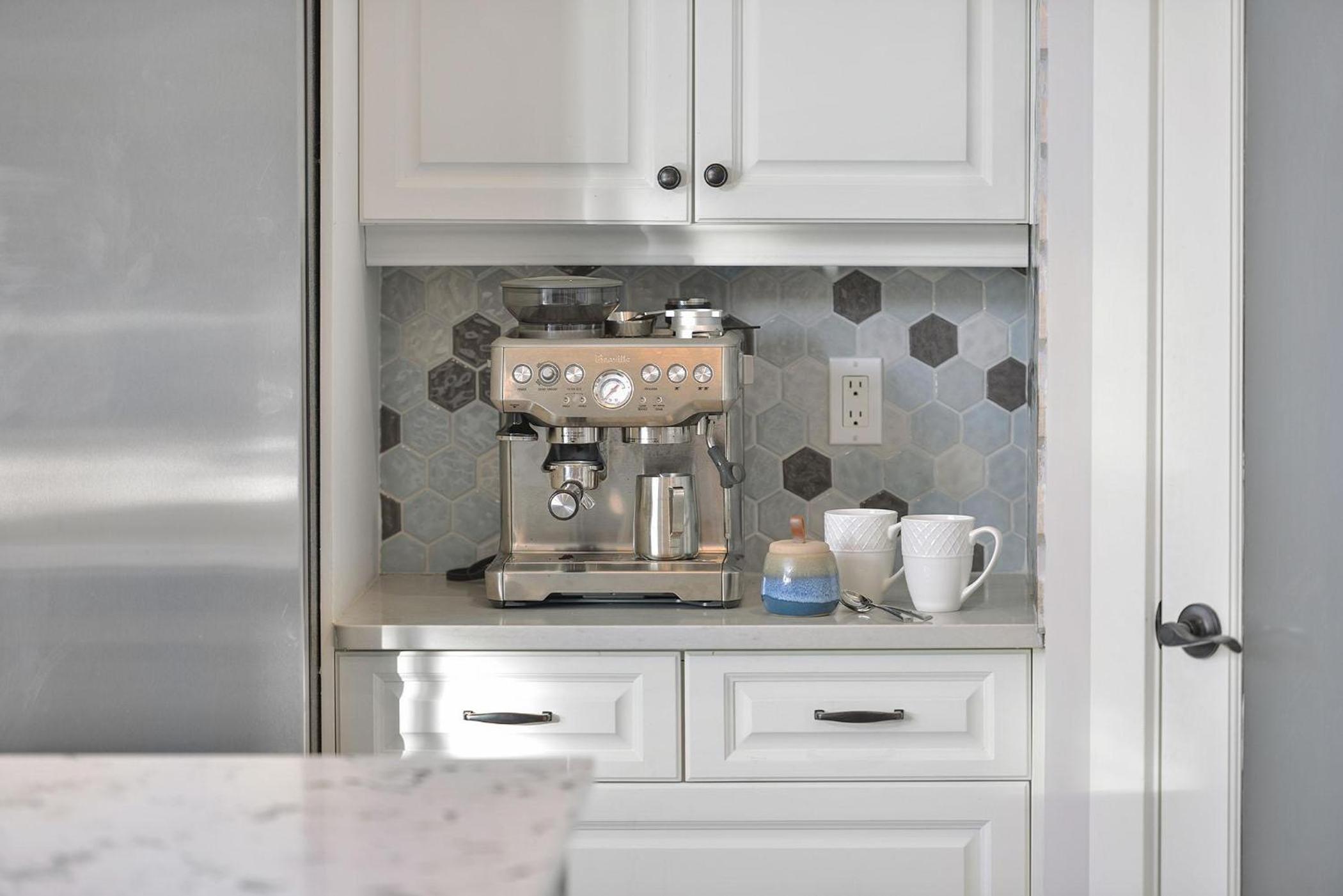 Mount Finlayson View Villa by EMR Vacation Rentals