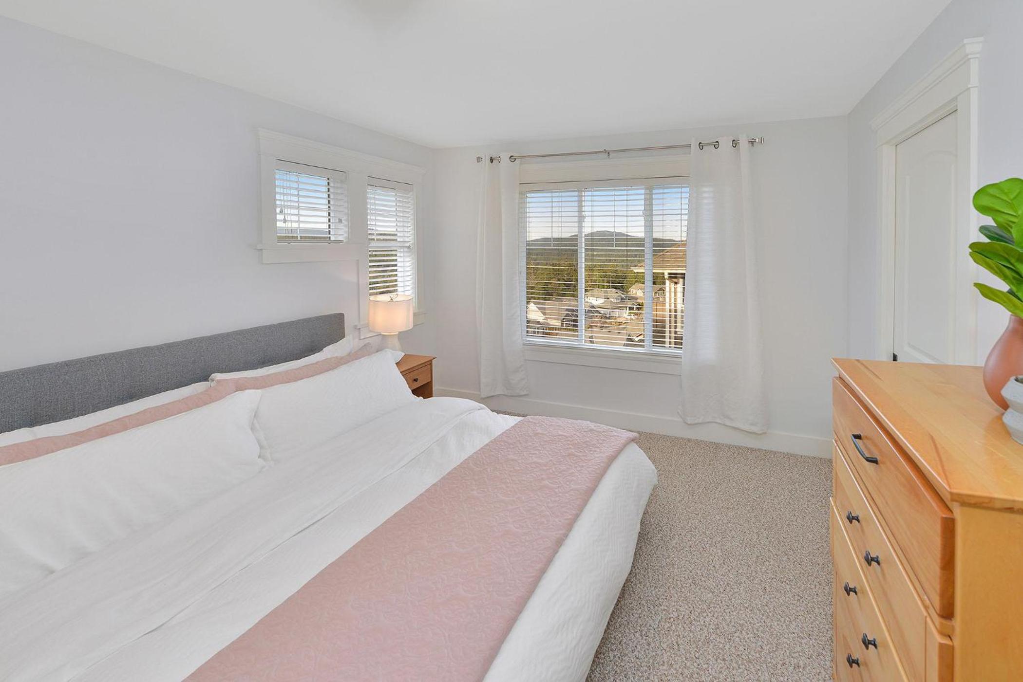 Mount Finlayson View Villa by EMR Vacation Rentals