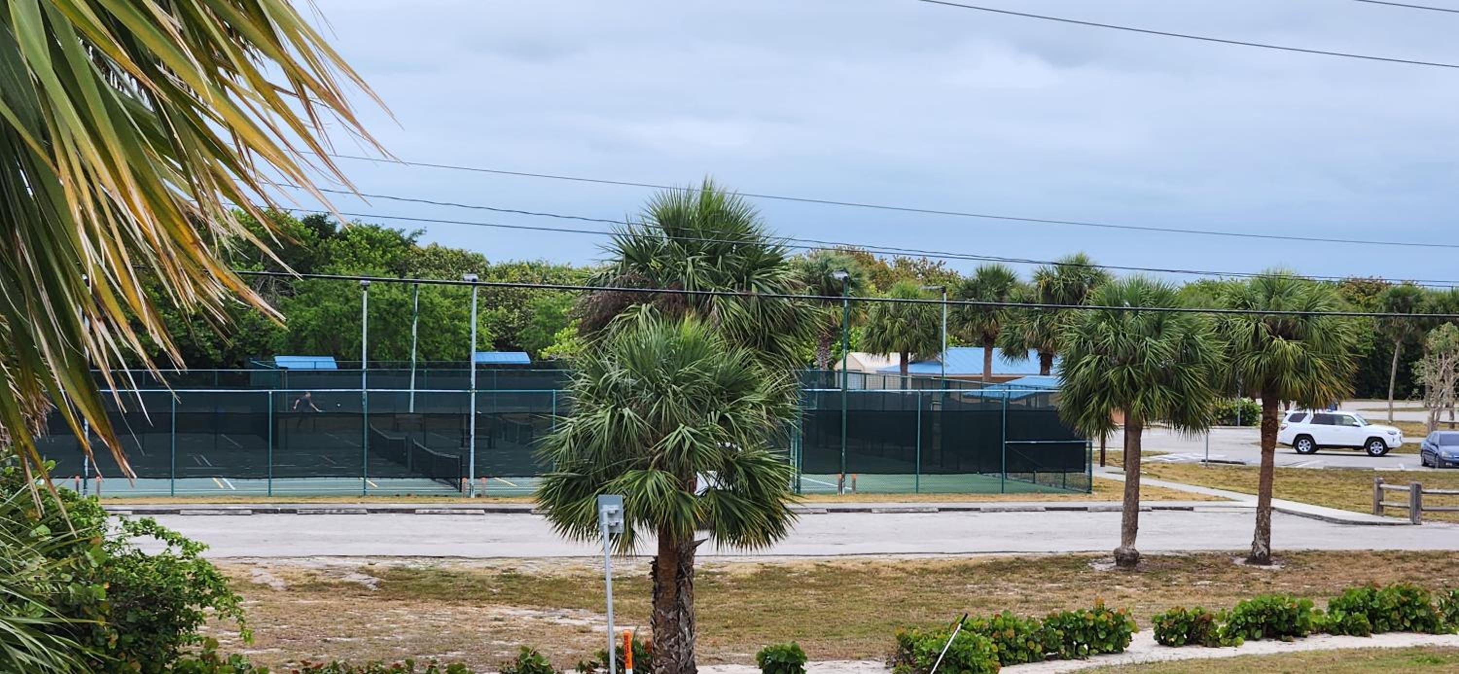 Renovated Spacious Beach House-Steps from the Beach!