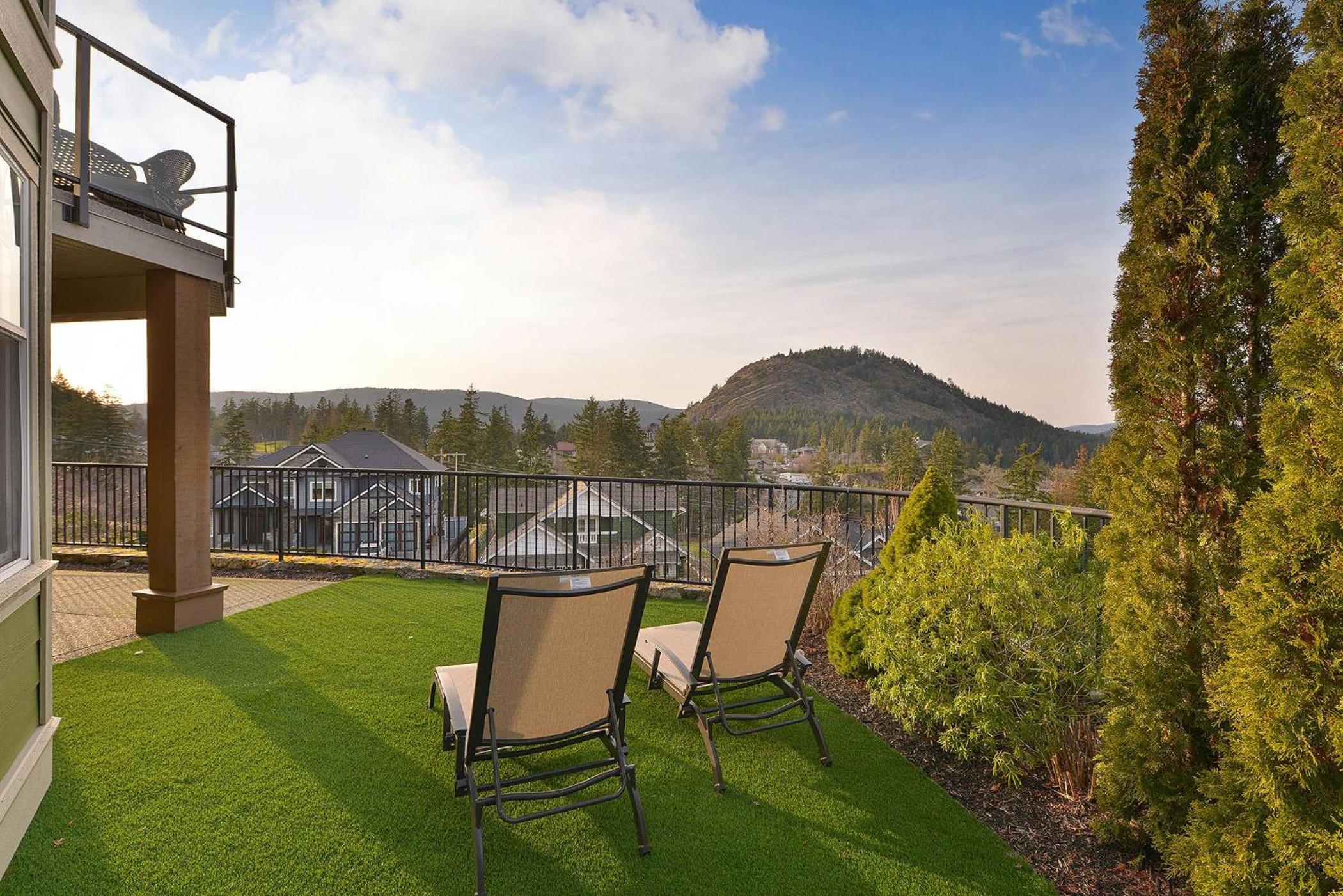 Mount Finlayson View Villa by EMR Vacation Rentals