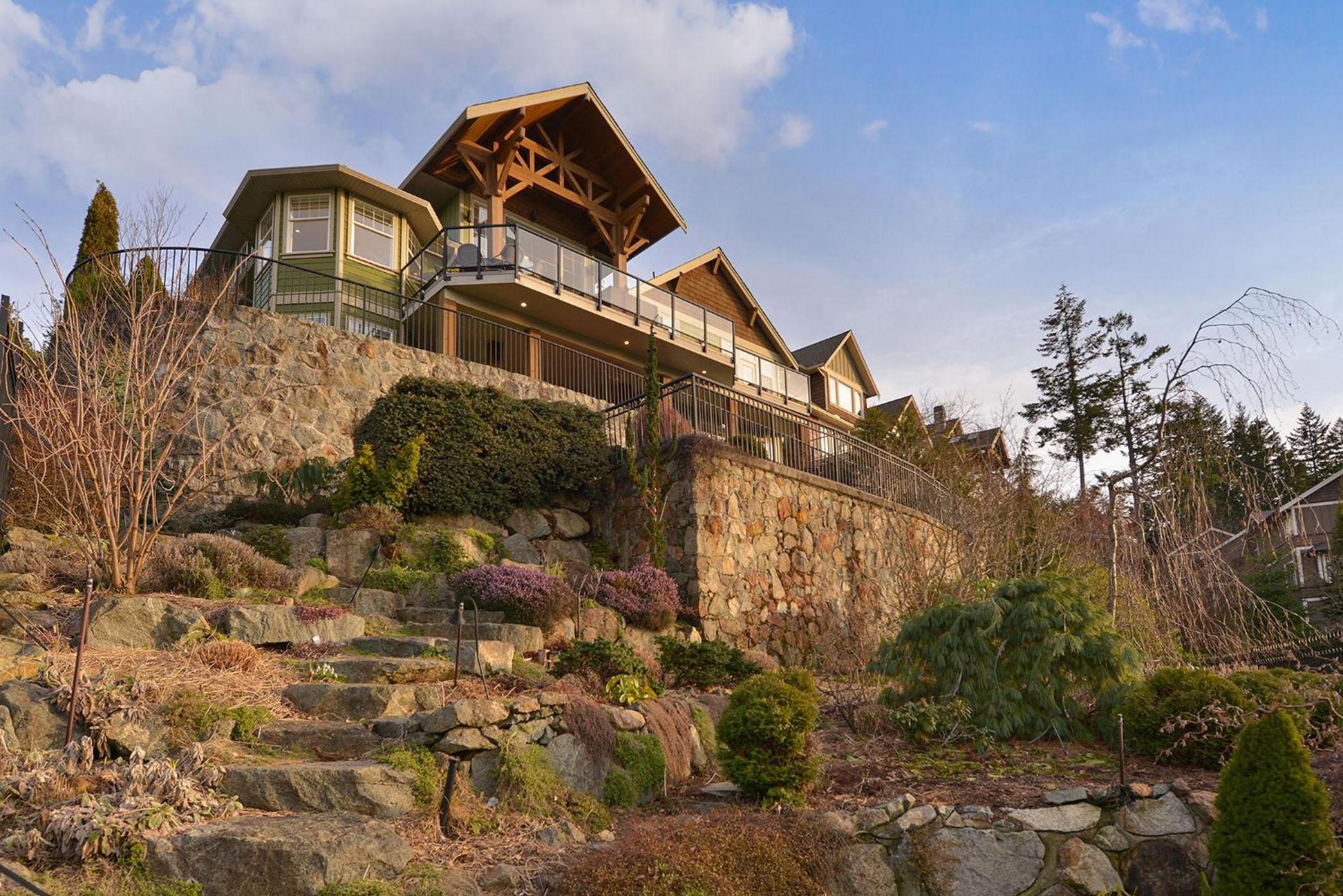 Mount Finlayson View Villa by EMR Vacation Rentals