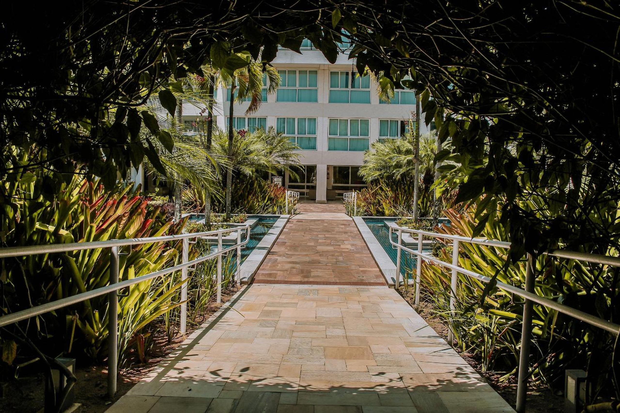 In Mare Bali Flat Premium Maui by Qavi