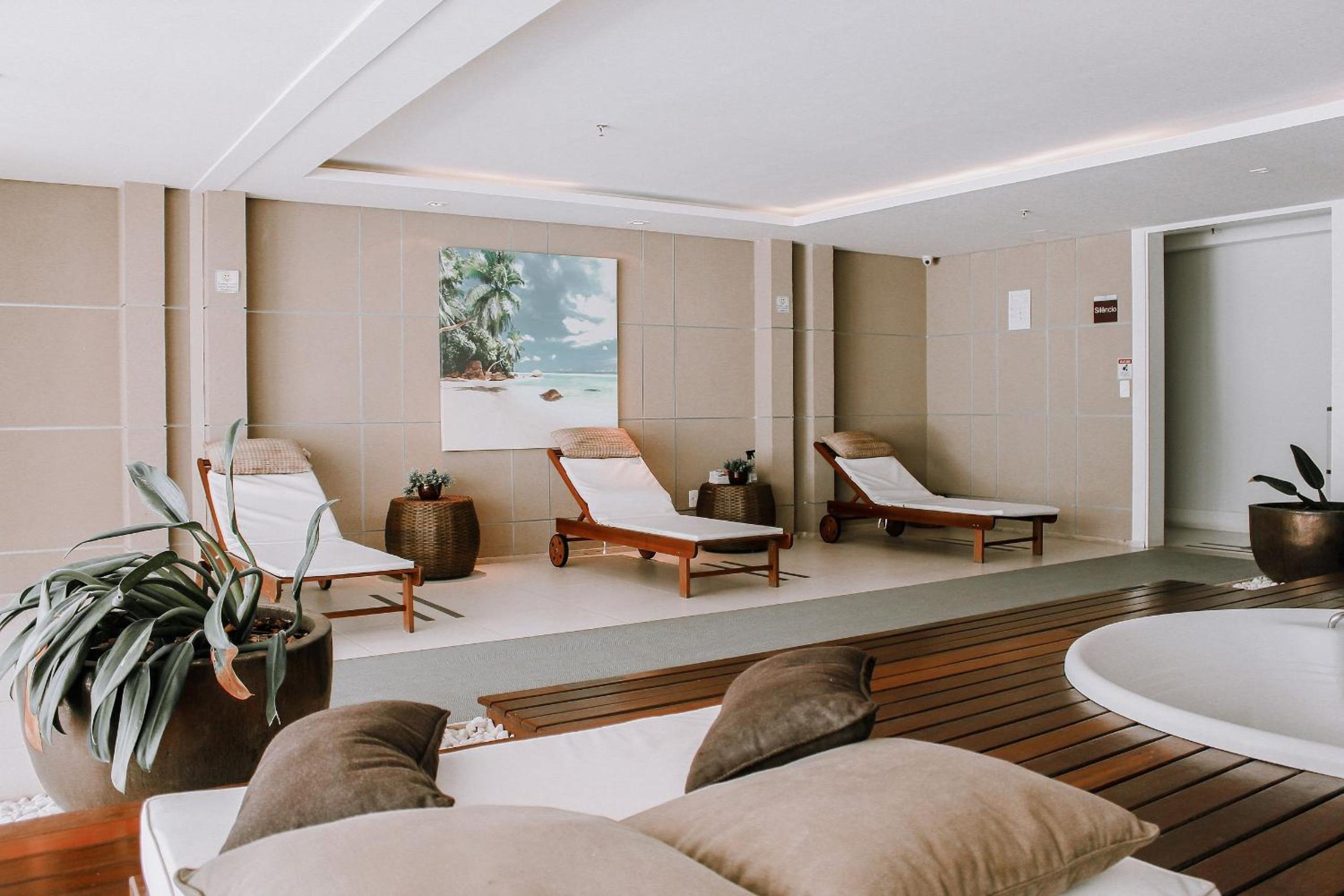 In Mare Bali Flat Premium Maui by Qavi