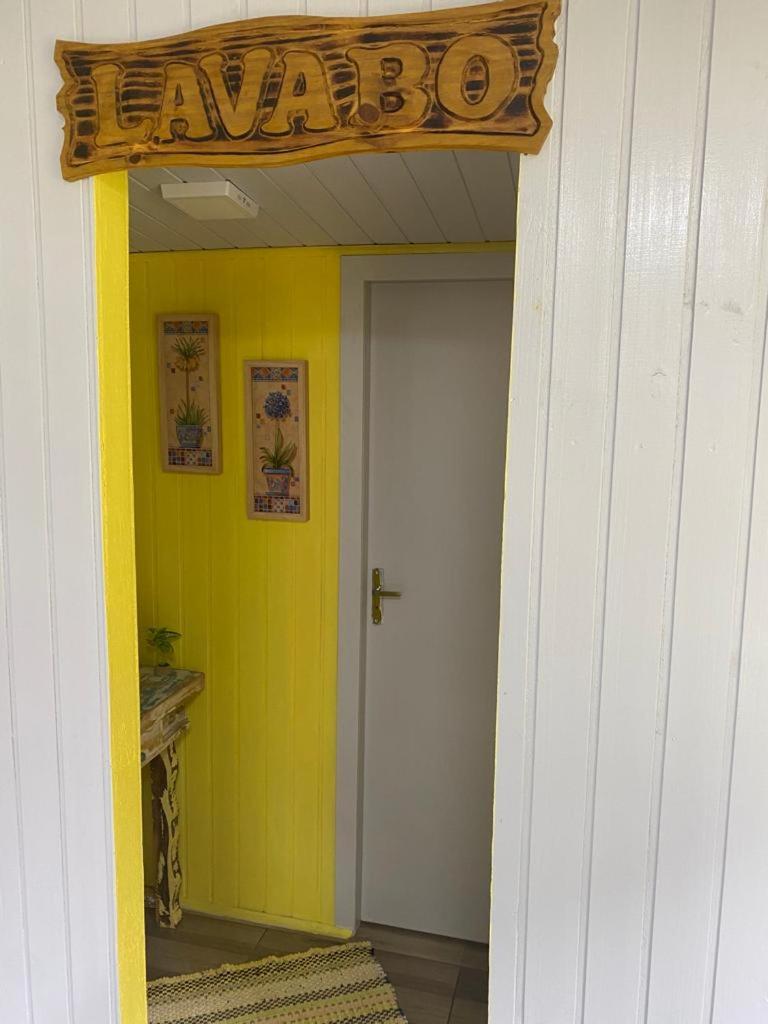 Casa com piscina e salão de jogos para aluguel de temporada e finais de semana em Torres/RS.