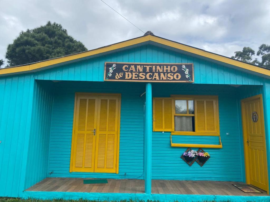 Casa com piscina e salão de jogos para aluguel de temporada e finais de semana em Torres/RS.