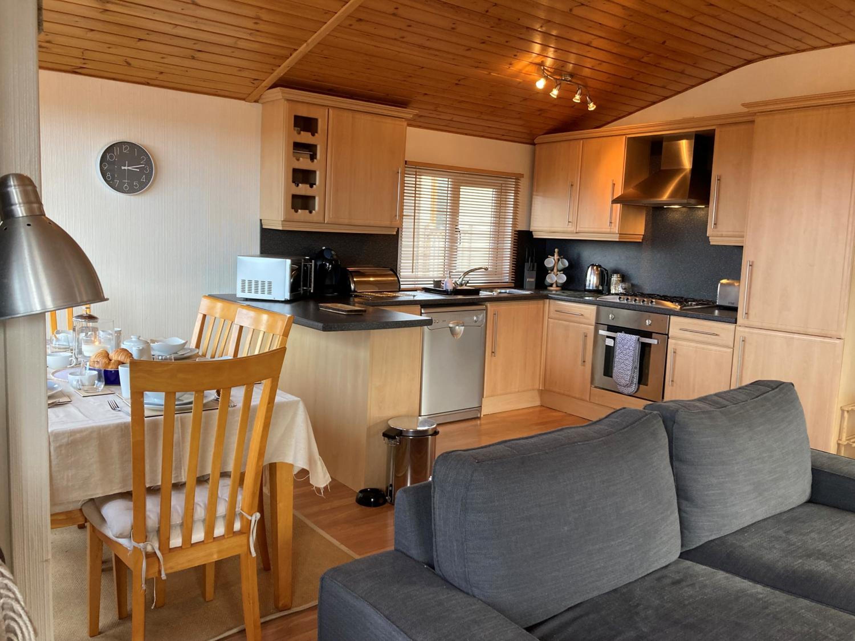 Beautiful Lodge Retreat - 3 Bedrooms - Sleeps 6 view 2