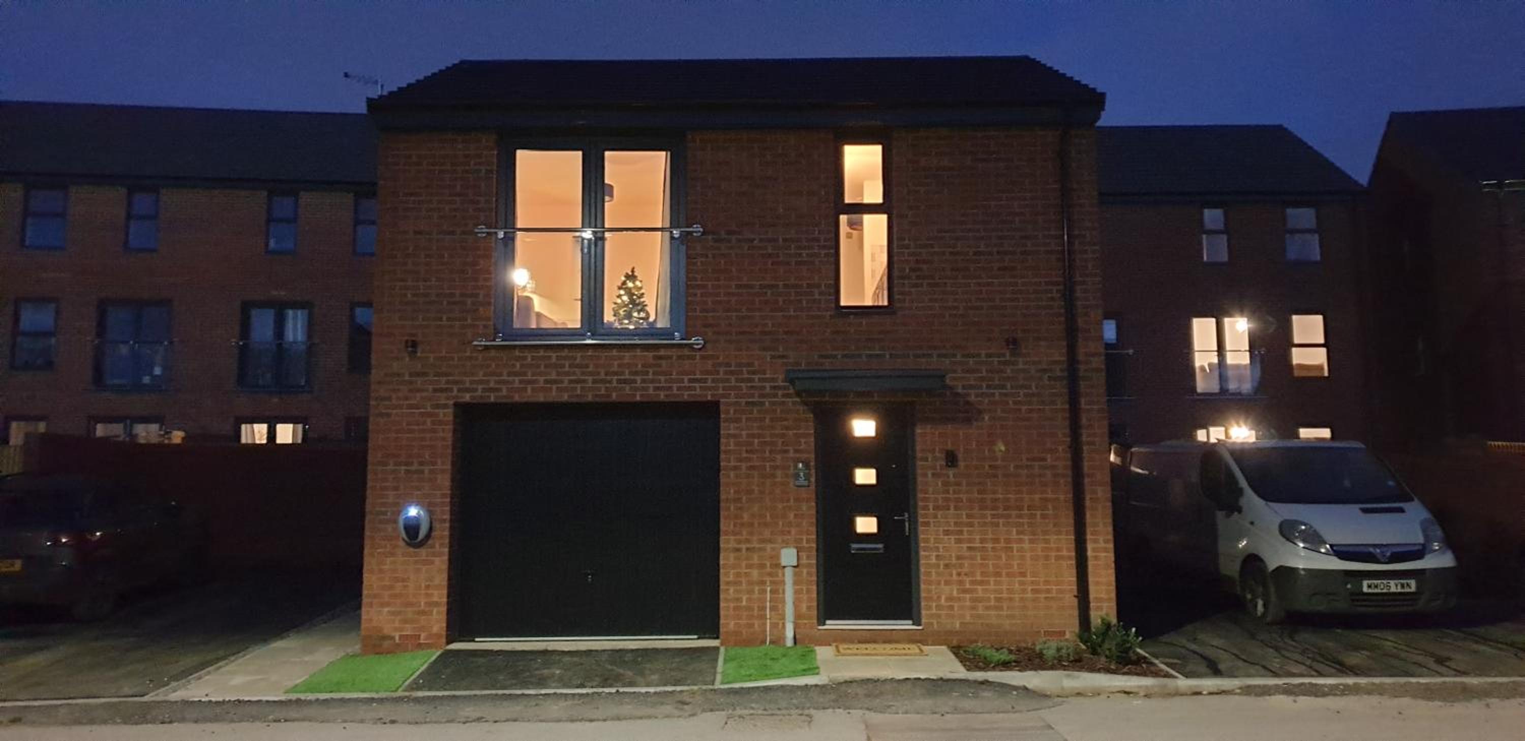 5 Star 1 Bed Sleeps 4 Free Parking view 5